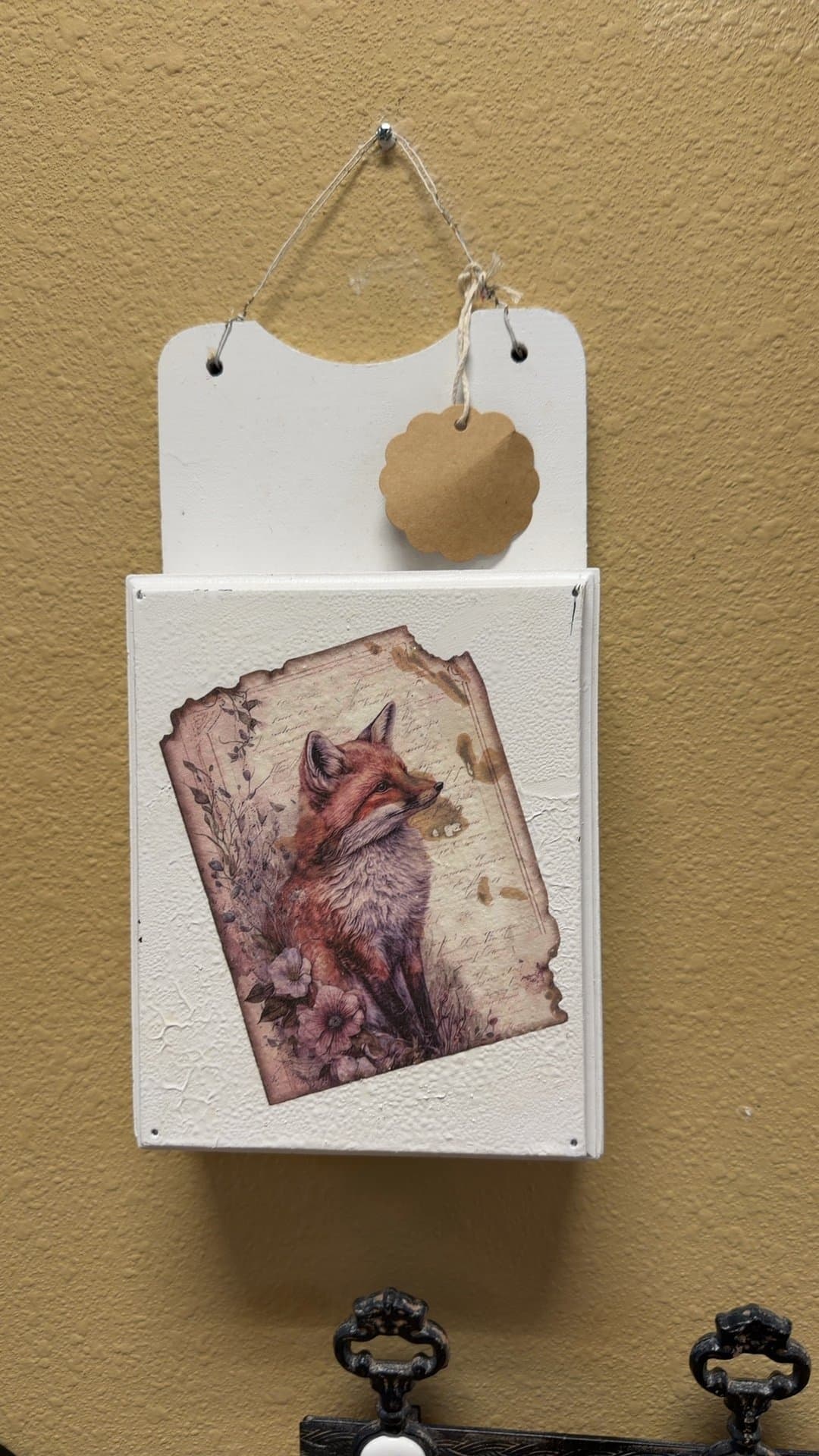 Vintage Fox Artwork Knife Hanger - Image 1