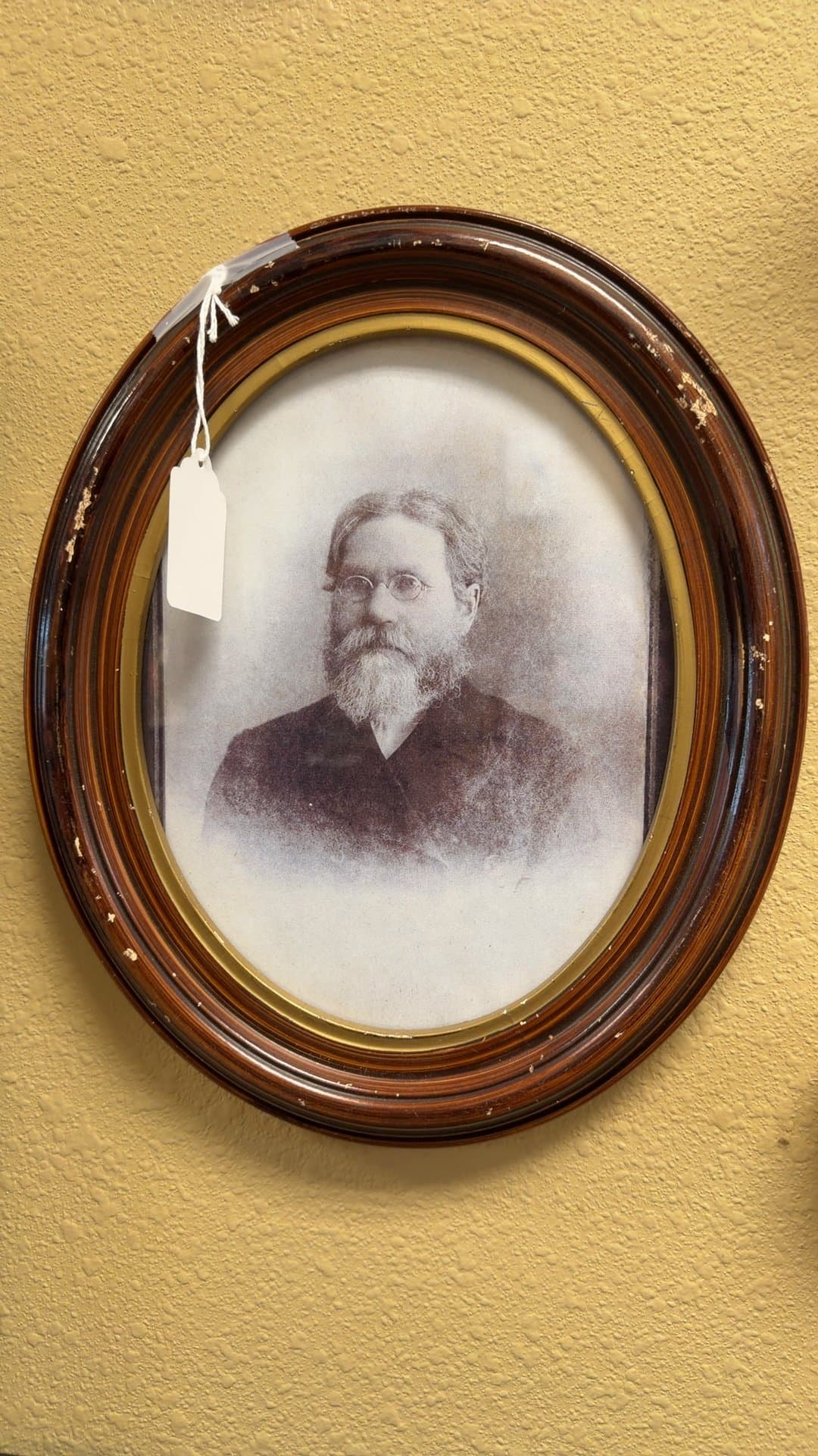 Vintage Circular Picture Frame with Portrait - Image 1