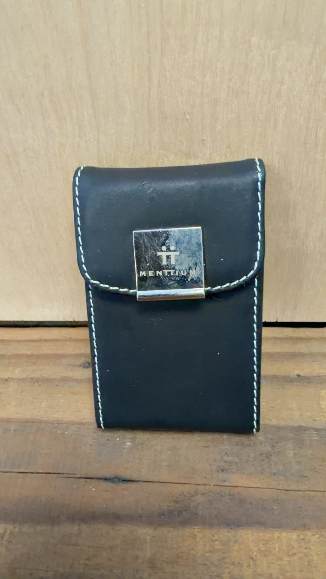 Mentium Leather Card Holder - Image 1