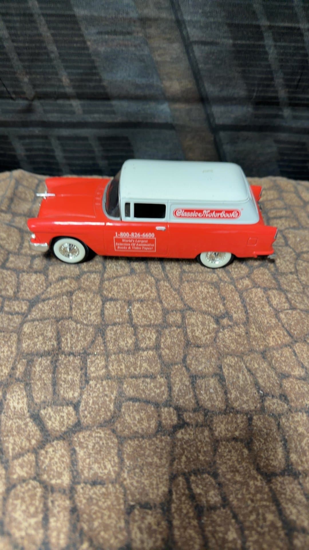 Classic Motorbooks Model Car - Image 1