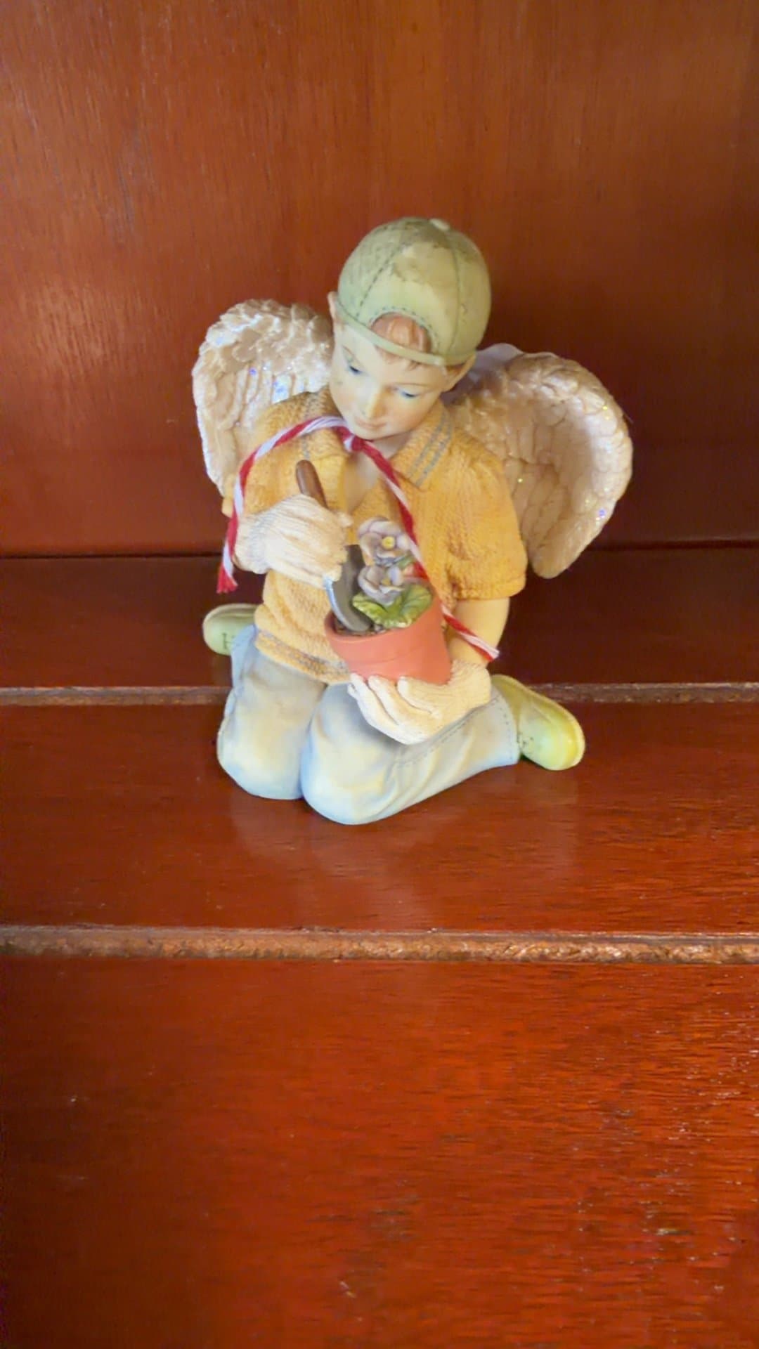 Angels Among Us - Mother's Little Helper Figurine - Image 1