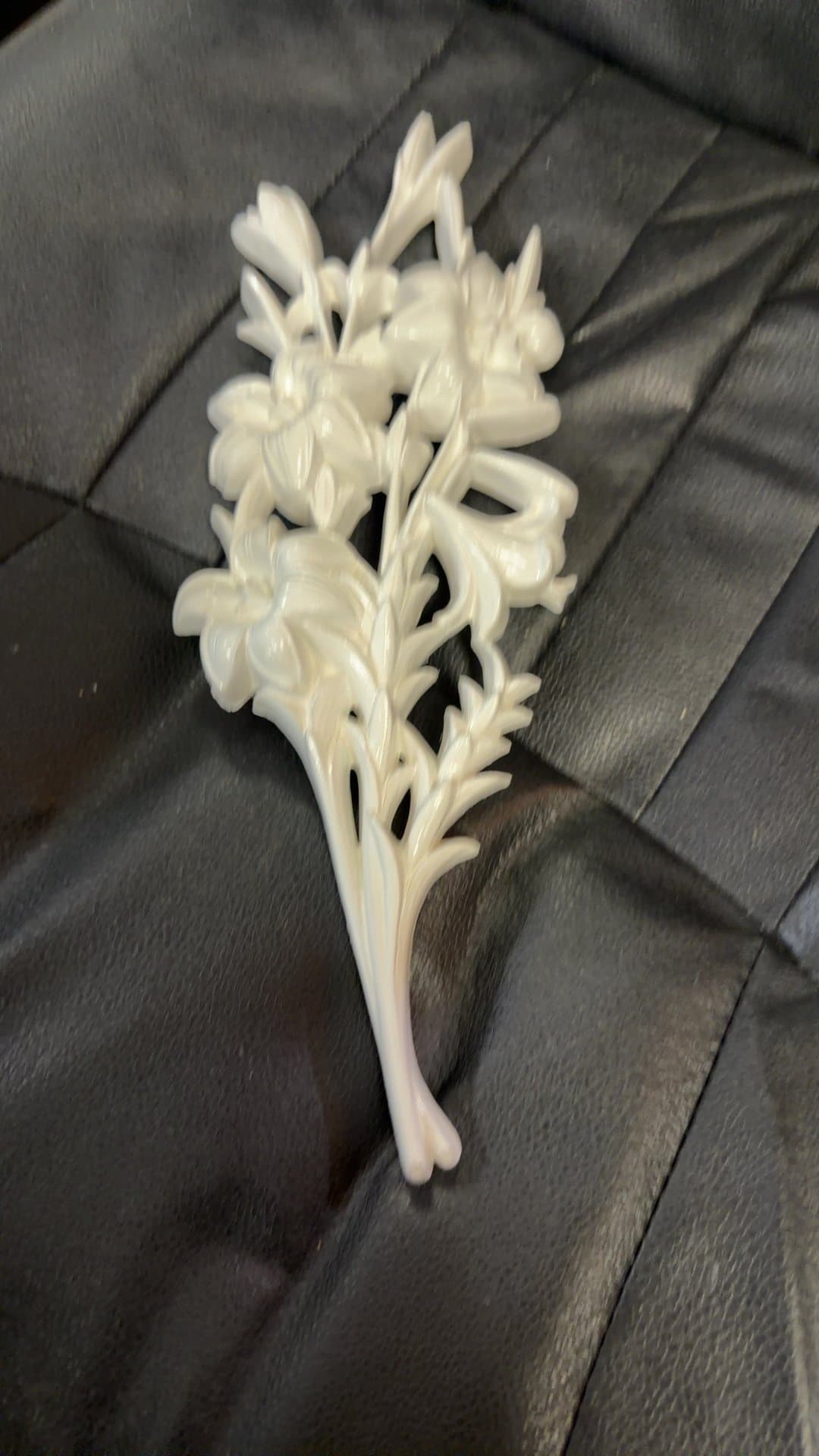 White Floral Decorative Wall Plaque - Image 1
