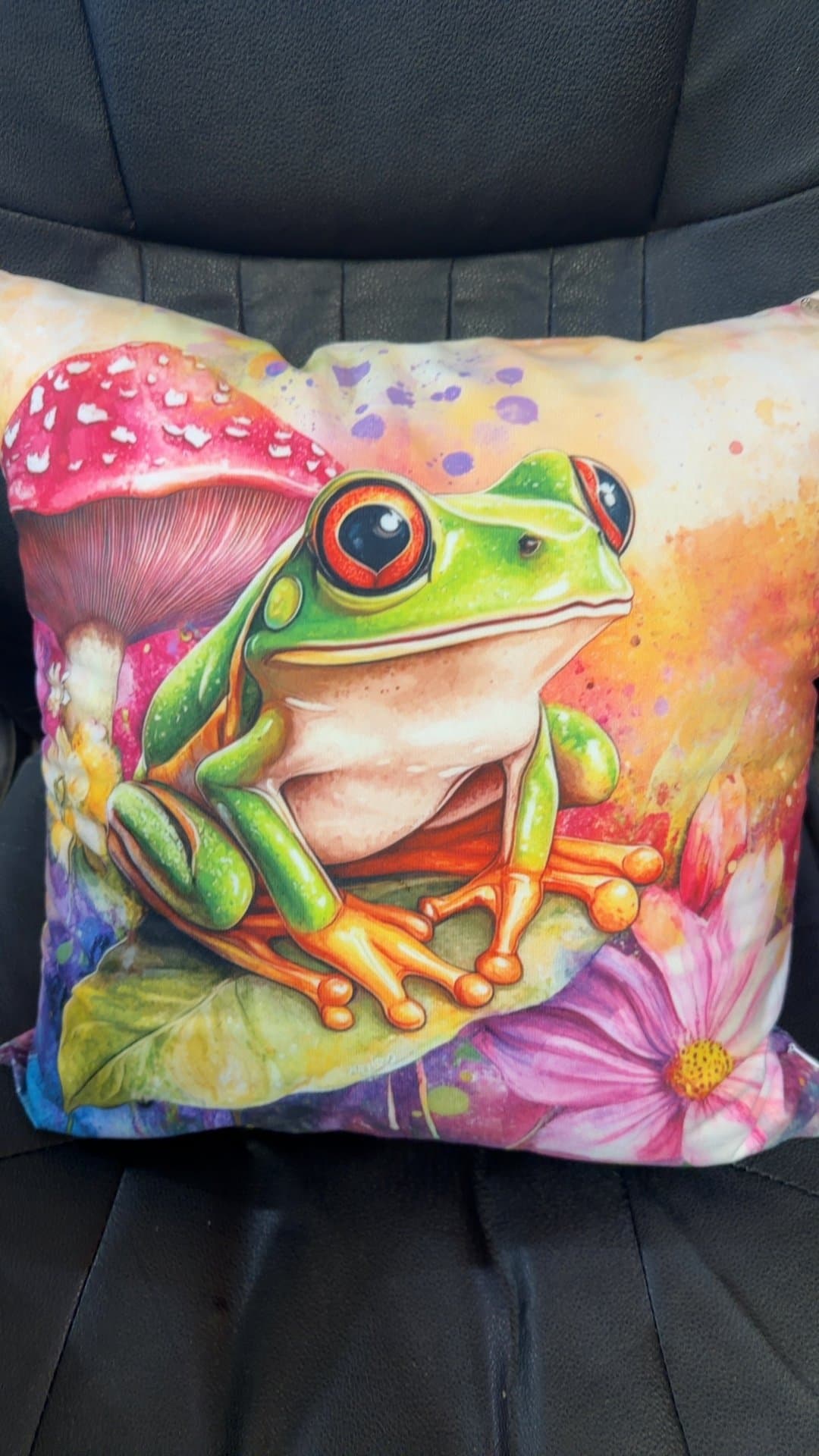 Red-Eyed Tree Frog Decorative Throw Pillow - Image 1