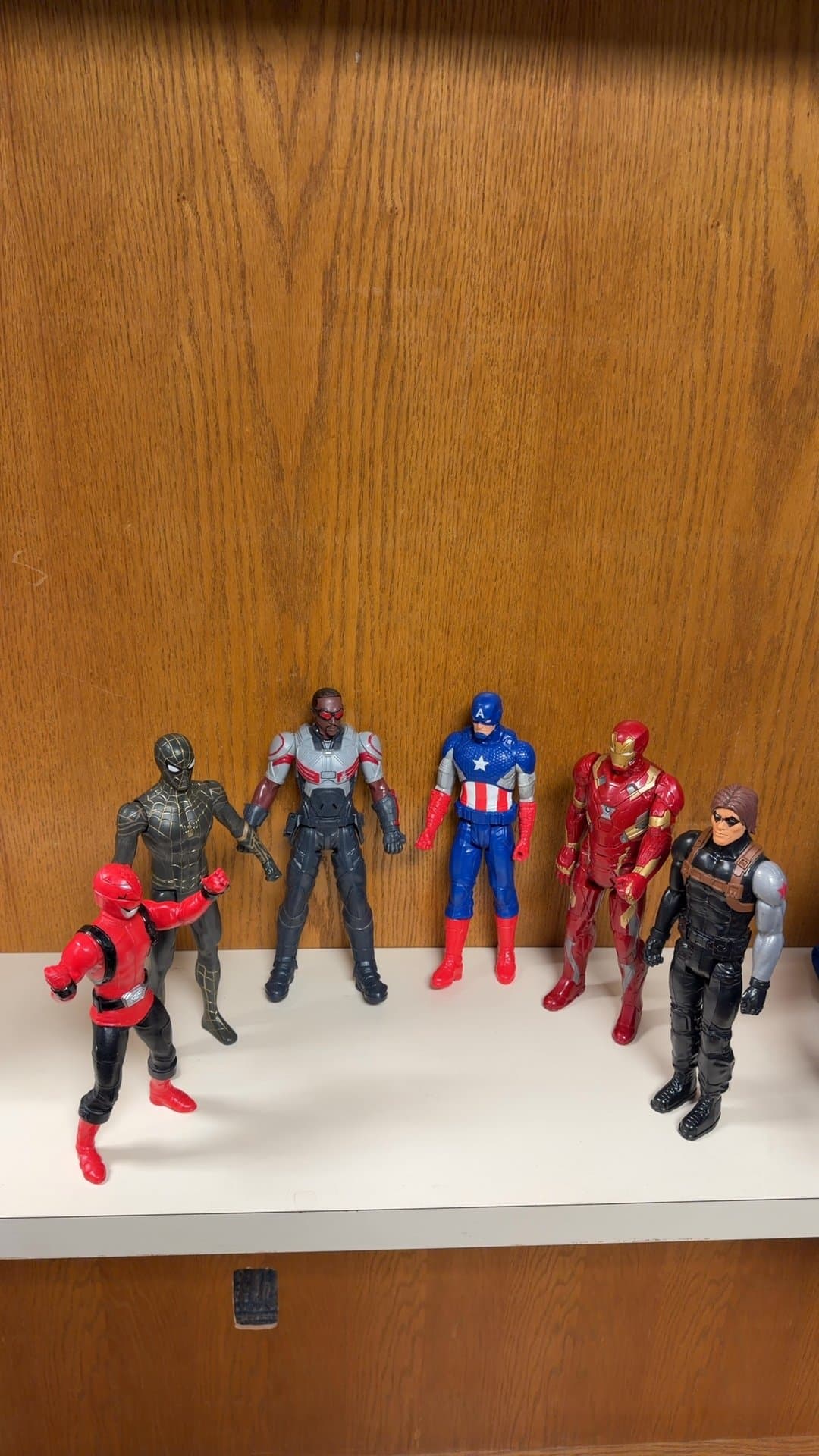 Marvel Avengers and Power Rangers Action Figure Lot - Image 1
