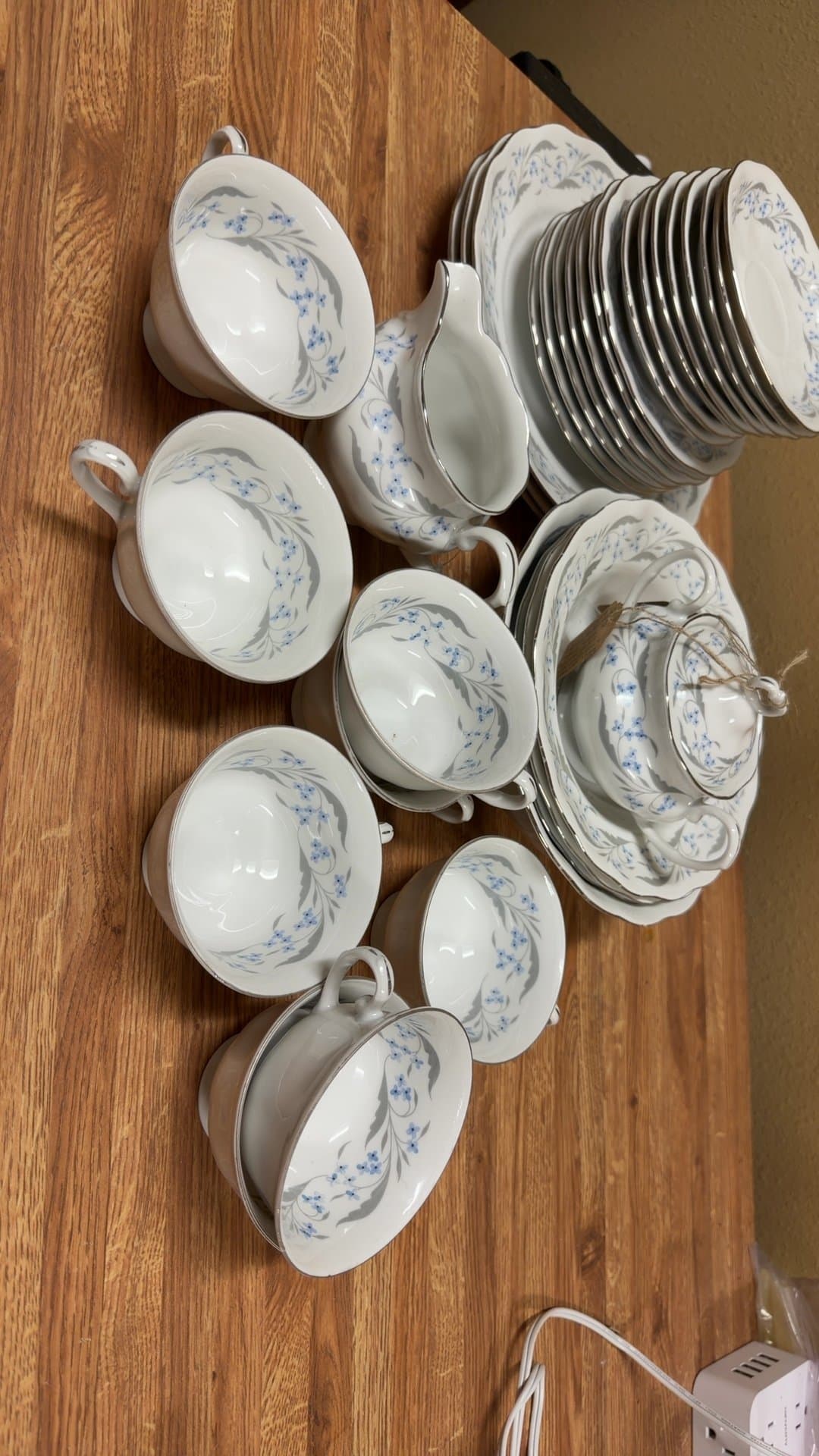 Favolina 'Harmony' Porcelain Dinnerware Set - Image 1