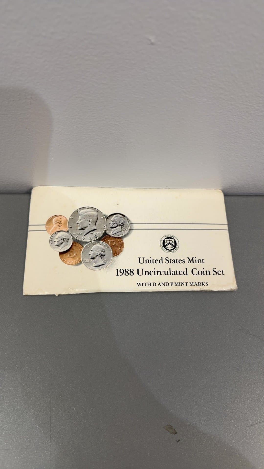 1988 United States Mint Uncirculated Coin Set - Image 1