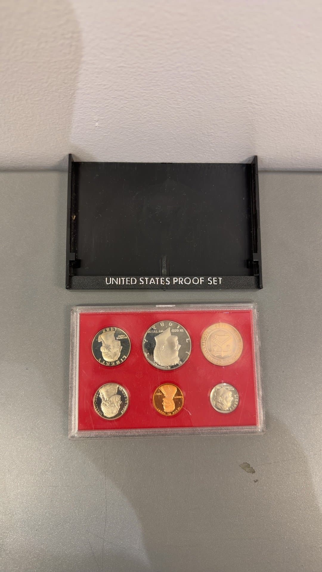 1982 United States Mint Proof Set - Image 1