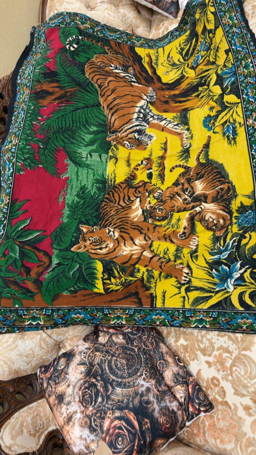 Vintage Tiger Tapestry Blanket - Image 1