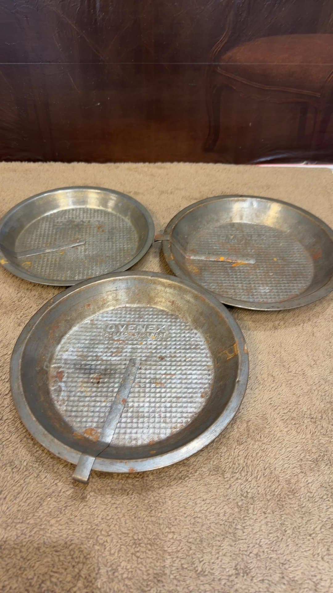 Vintage Ovenex Perfect Bakeware Cake Pie Pans with Rotating Release Bar Set of 3 - Image 1