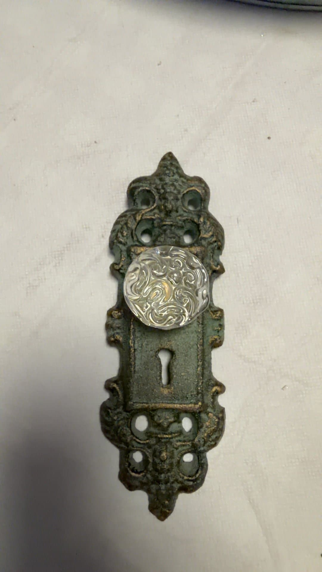 Decorative Cast Iron Keyhole Escutcheon Wall Hanger - Image 1