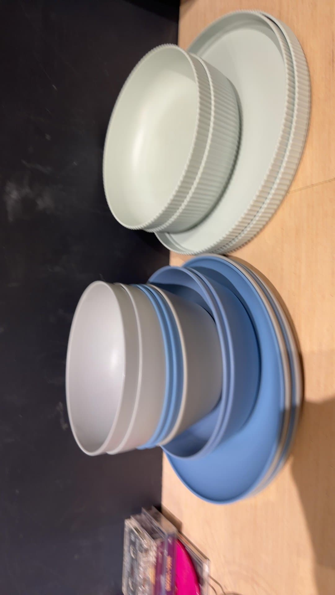 Room Essentials Plastic Dinnerware Set - Image 1