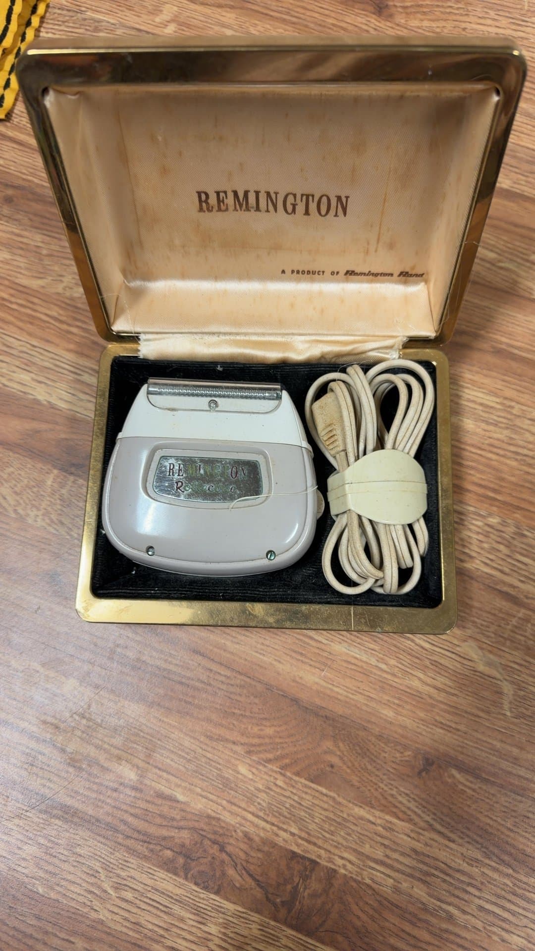 Vintage Remington Electric Razor - Image 1