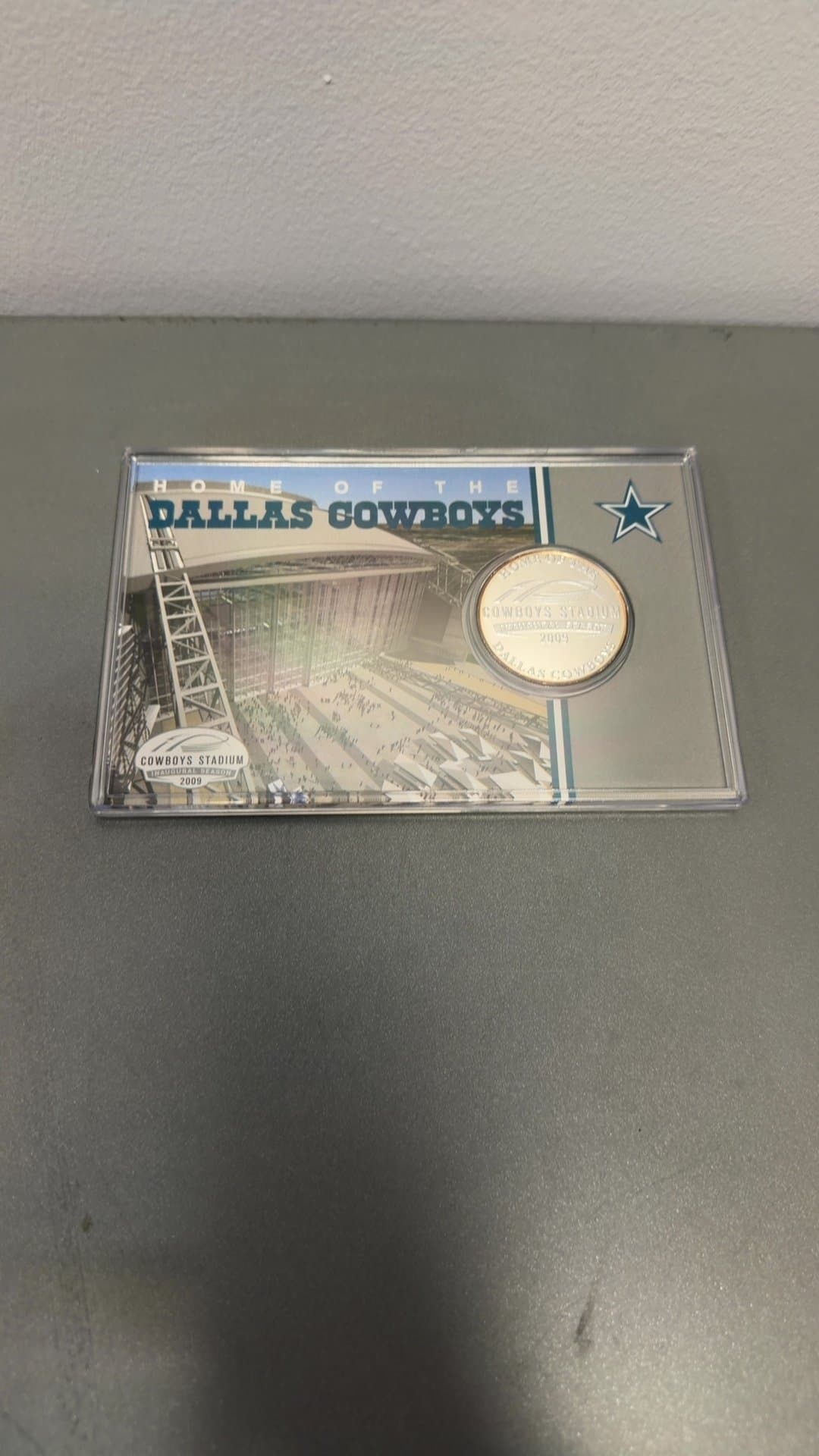 2009 Highland Mint Dallas Cowboys Stadium Inaugural Season Silver Overlay Medallion - Image 1