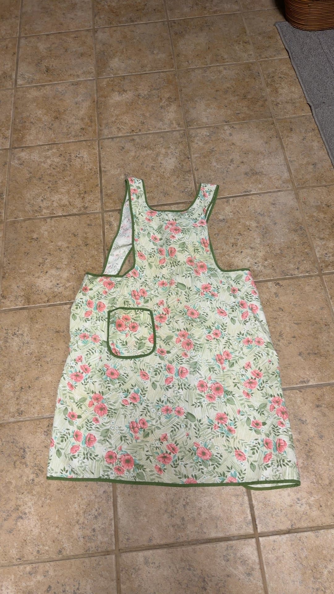 Floral Pattern Apron - Image 1