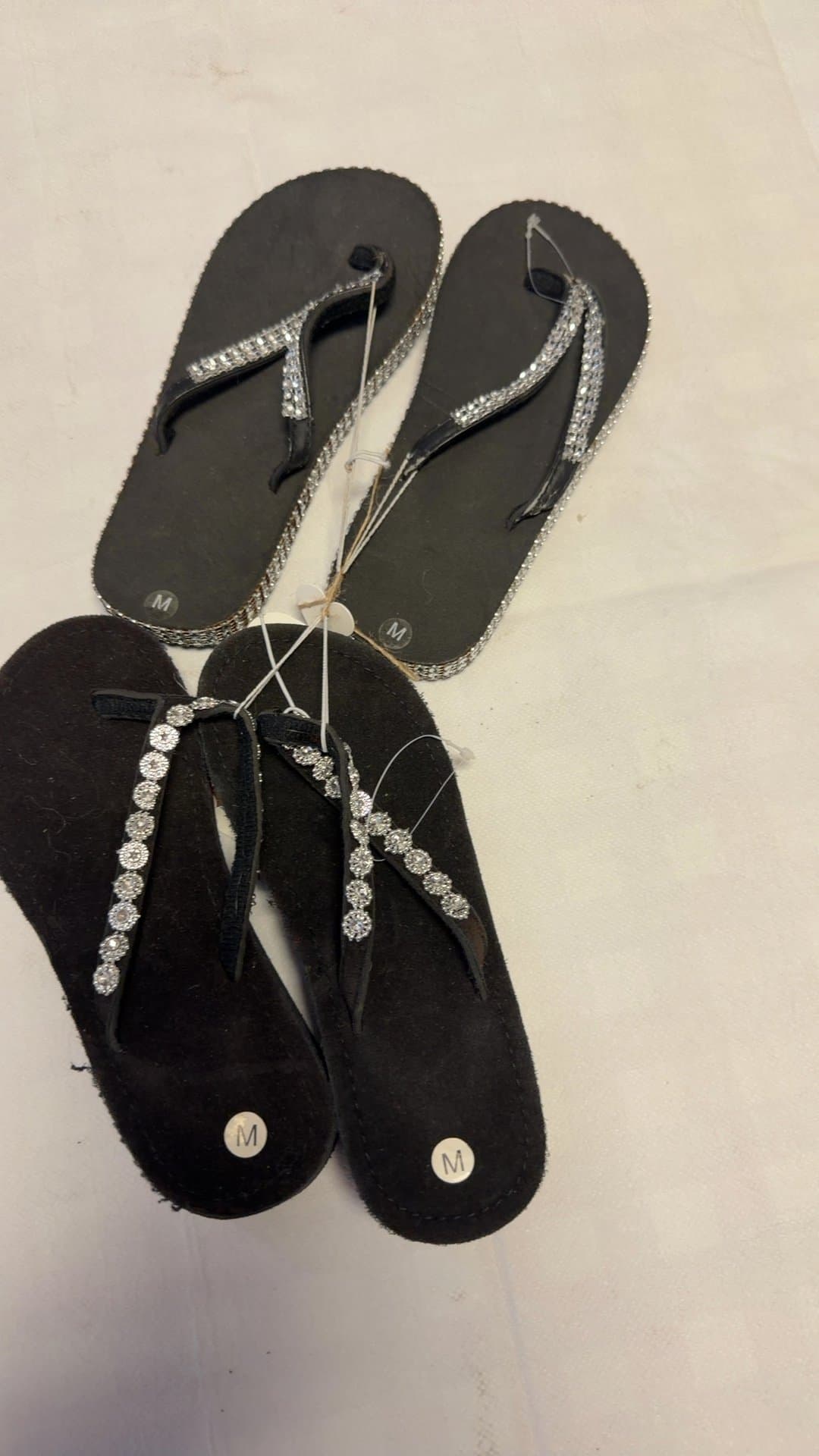 Kids Rhinestone Embellished Flip-Flops size 13-1 - Image 1
