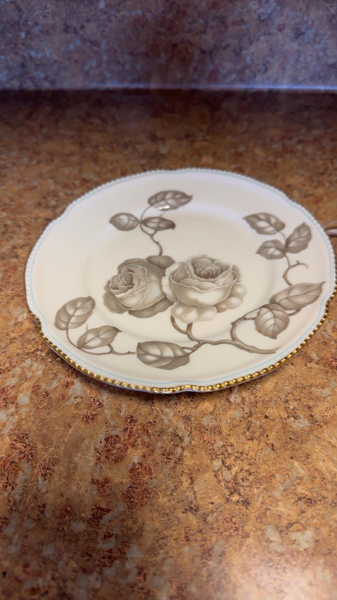 Castleton "Gloria" pattern dessert plate 1941-1972 - Image 1