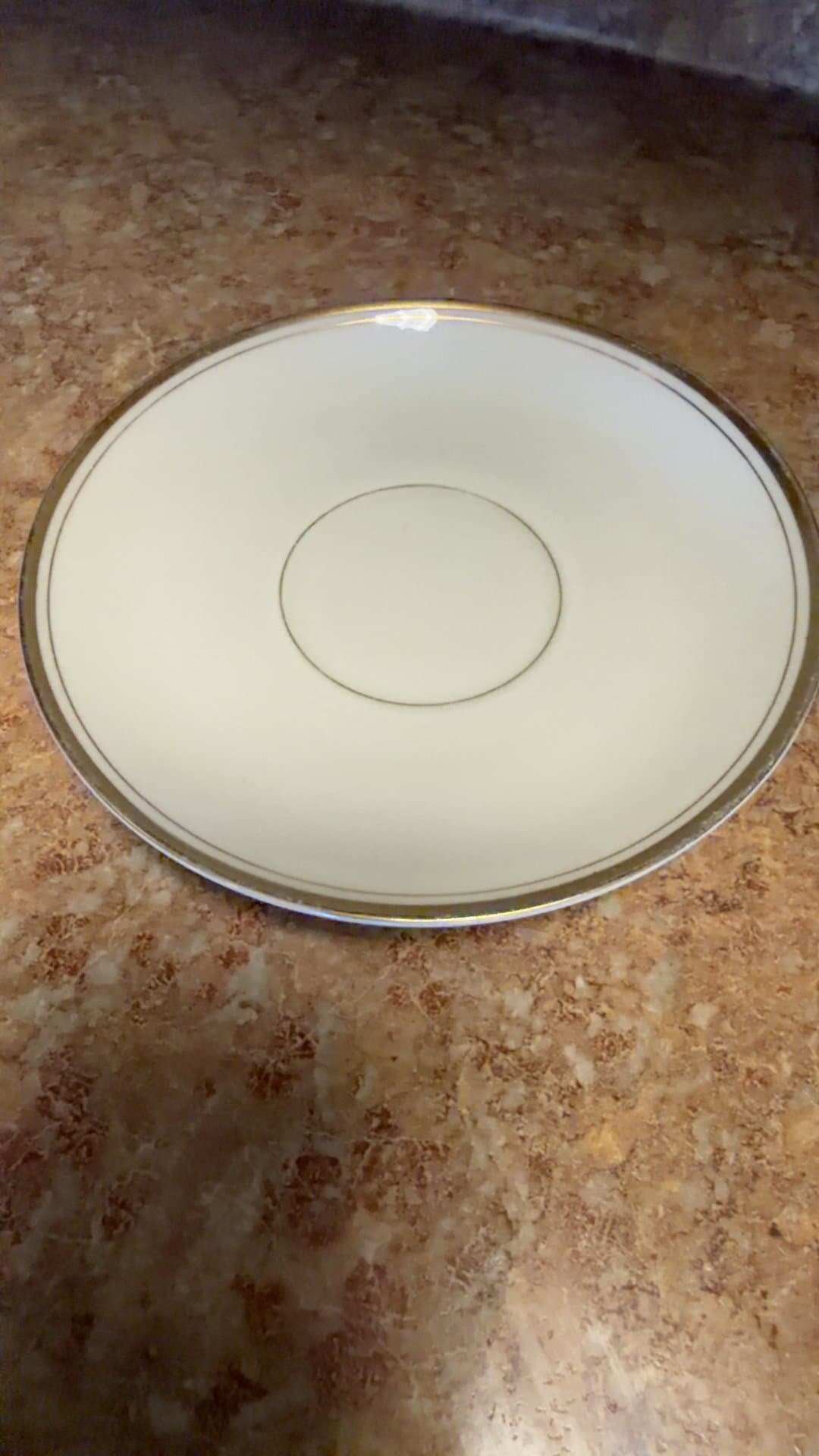"Krister Porzellan Manufactur" 1934-45 porcelain saucer "Martborough" - Image 1