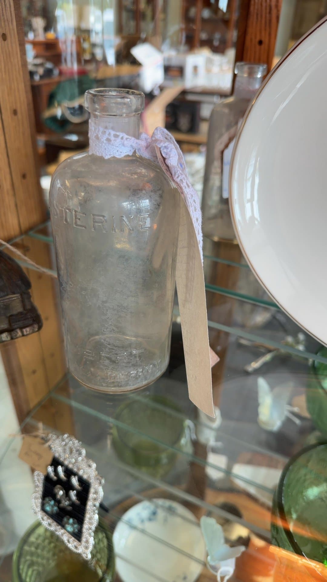 Lambert Pharmaceutical Listerine Bottle (1915-1929) - Image 1