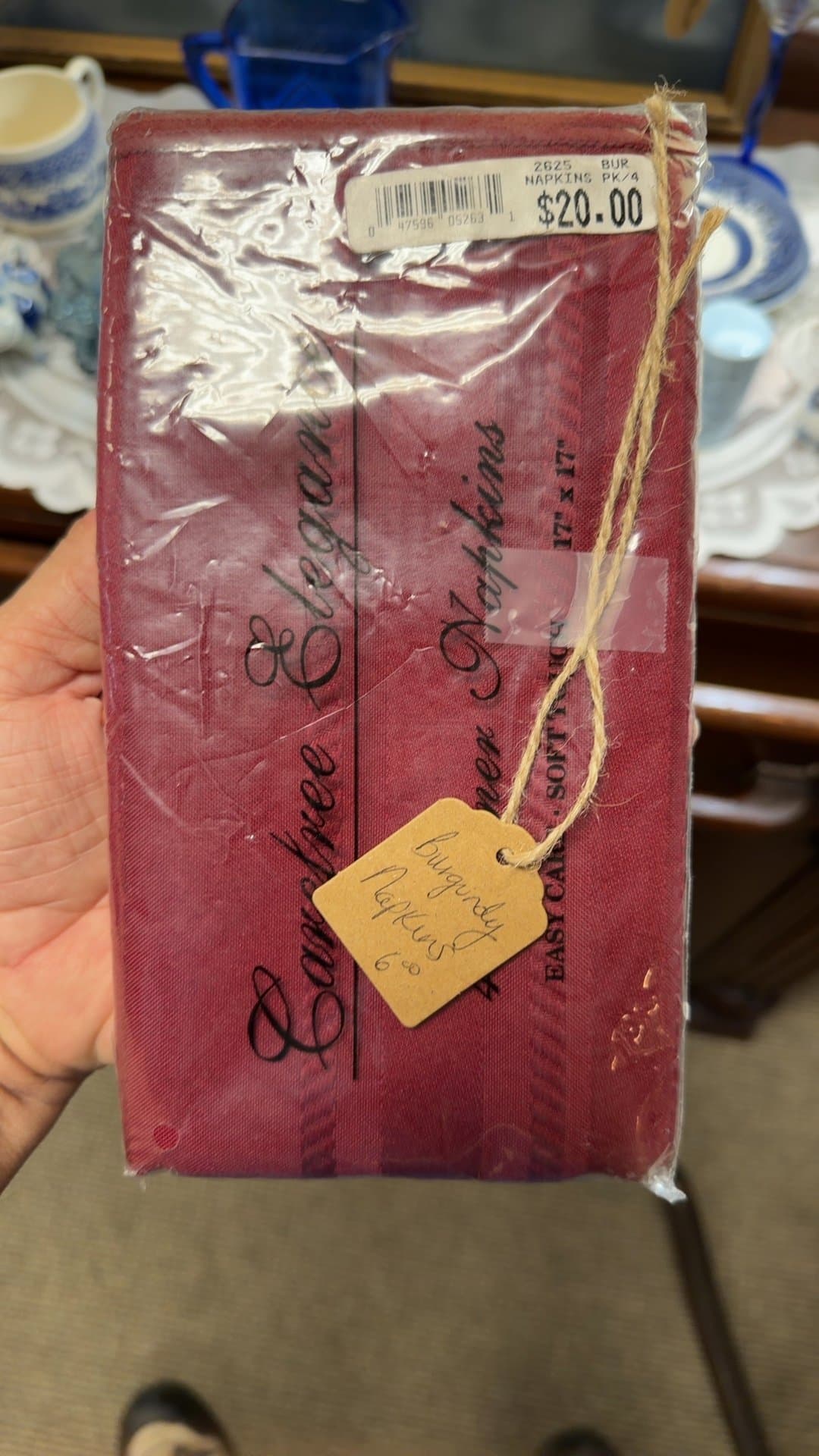 Burgundy Cloth Napkins Set - Image 1