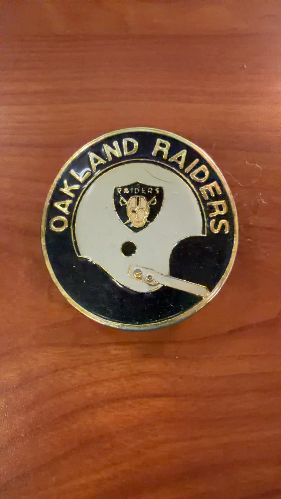 Oakland Raiders Helmet Emblem Pin - Image 1