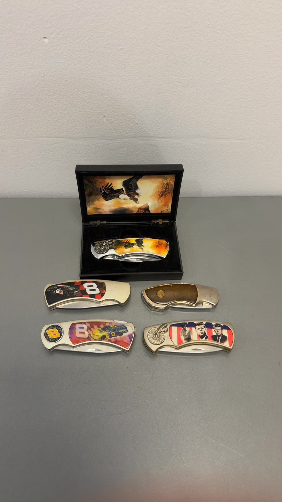 Assorted Collectible Folding Pocket Knives Set - Image 1