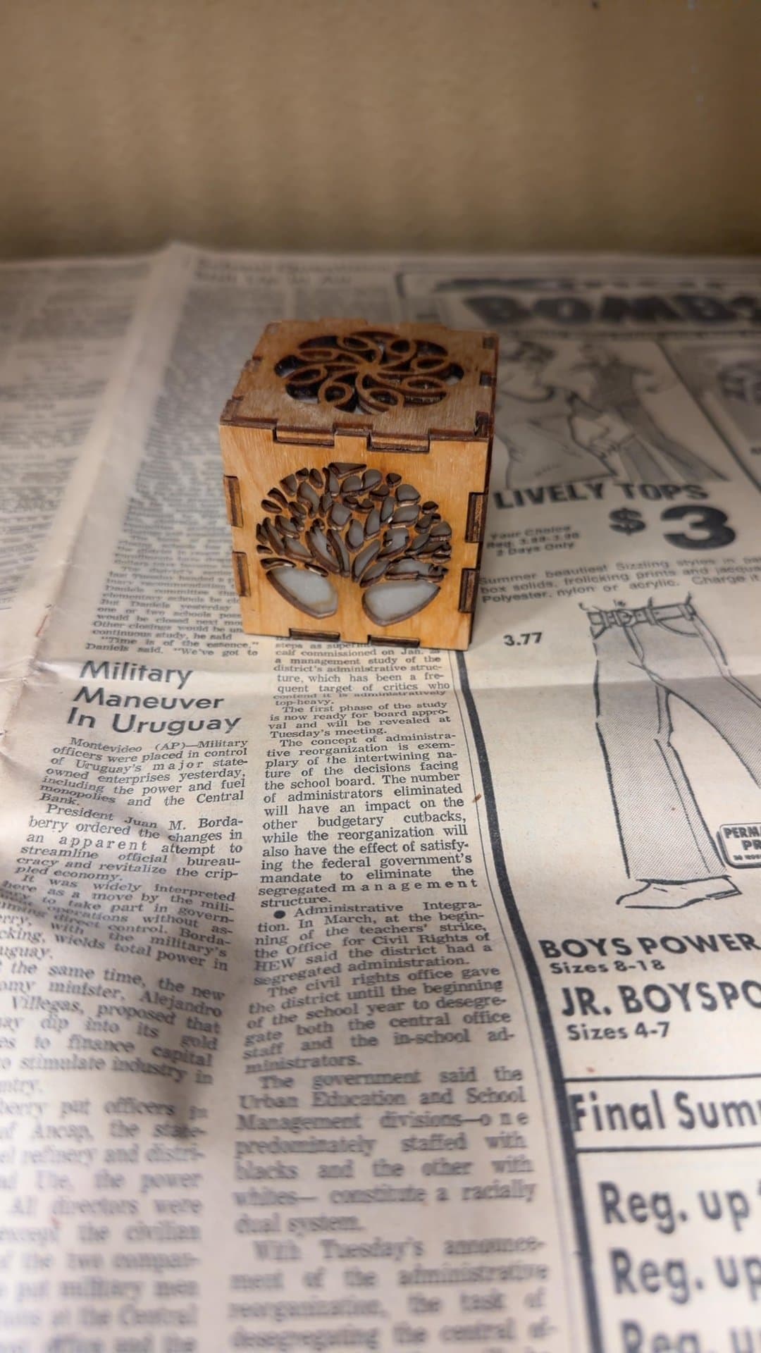 Wooden Aromatherapy Box with Tree Design - Image 1
