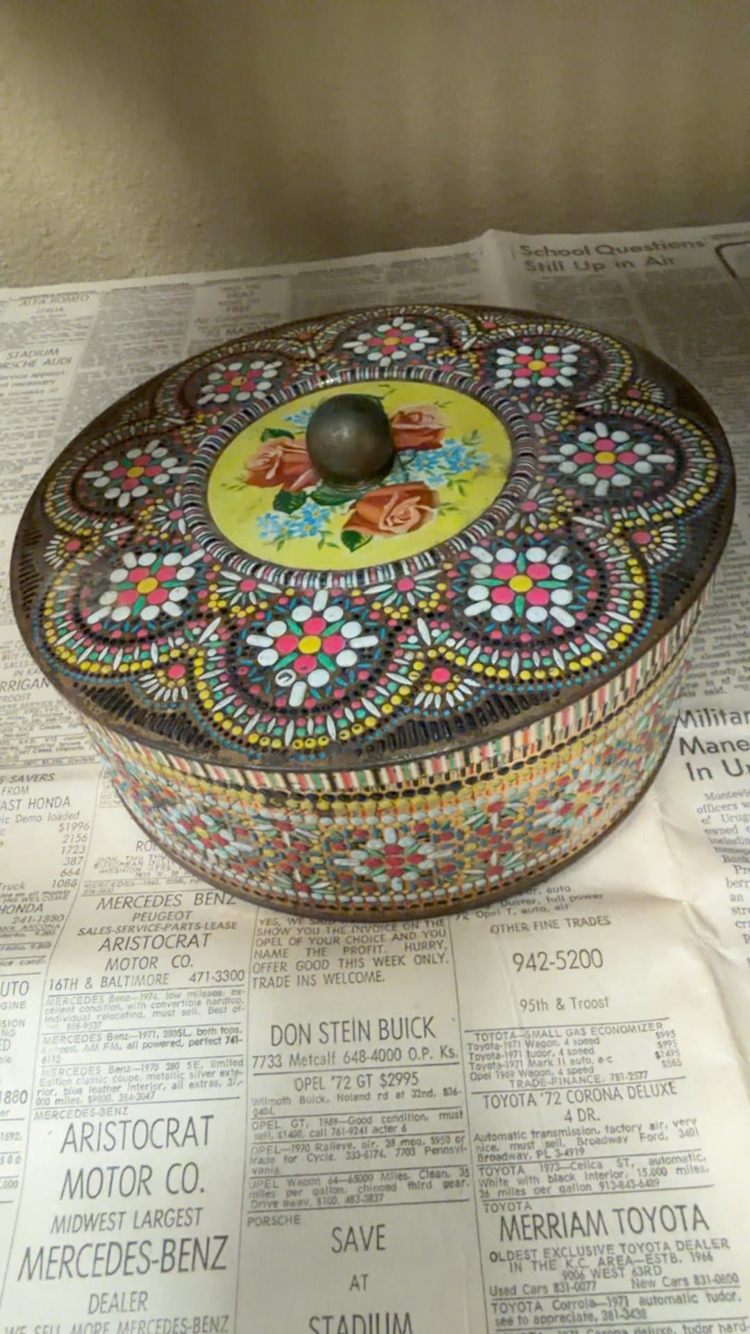 Vintage Daher Embossed floral mosaic tin 1960-70's - Image 1