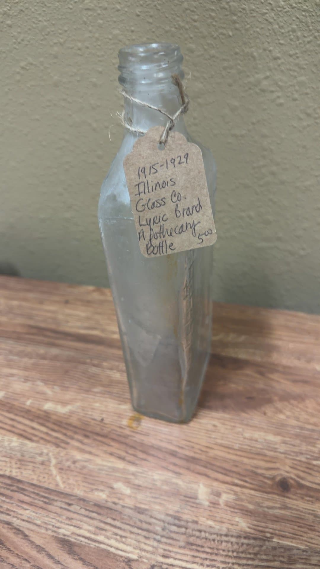 1915-1929 Illinois Glass Co. Lyric Brand Apothecary Bottle - Image 1