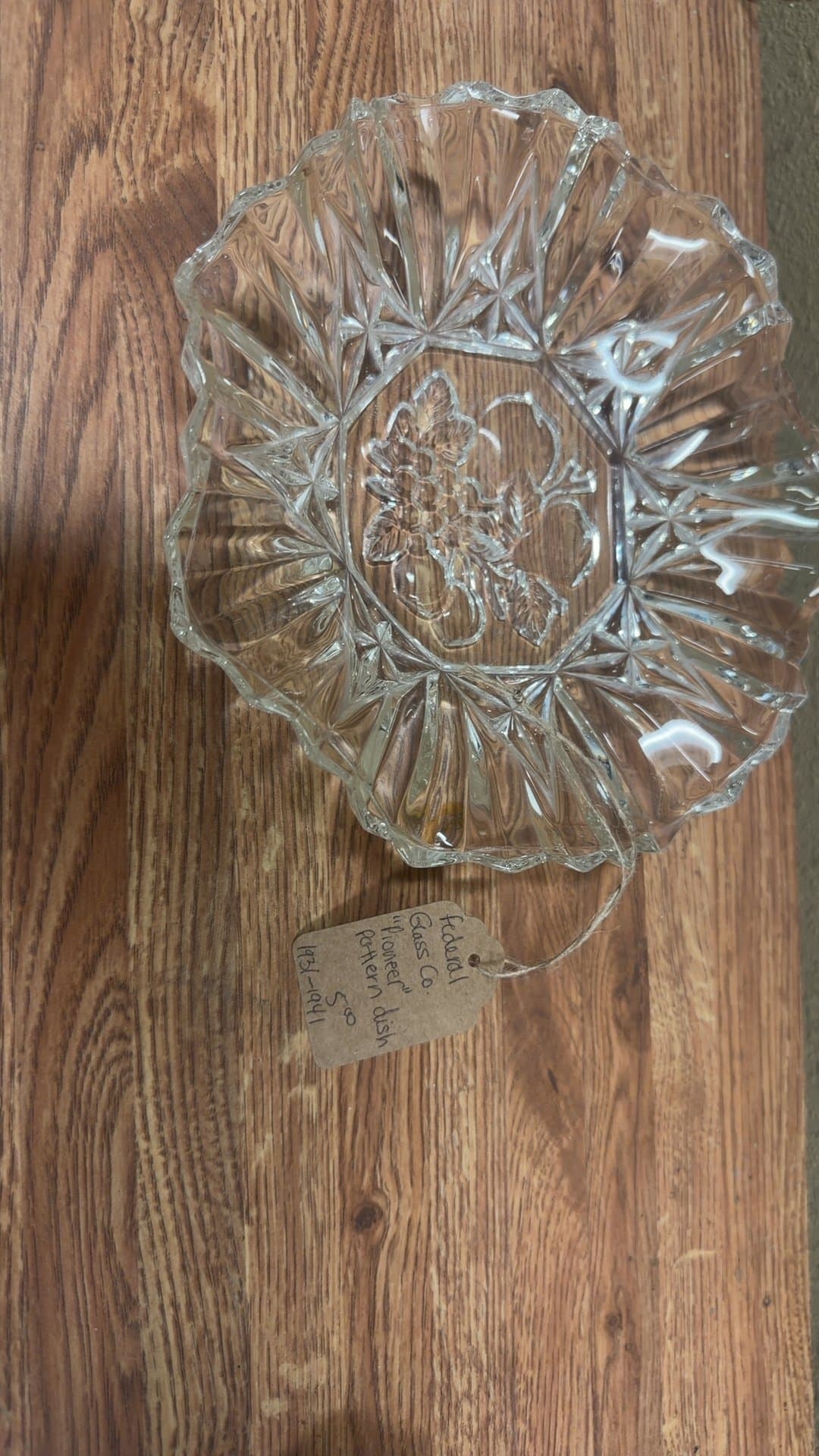 Federal Glass Co. 'Pioneer' Pattern Dish - Image 1