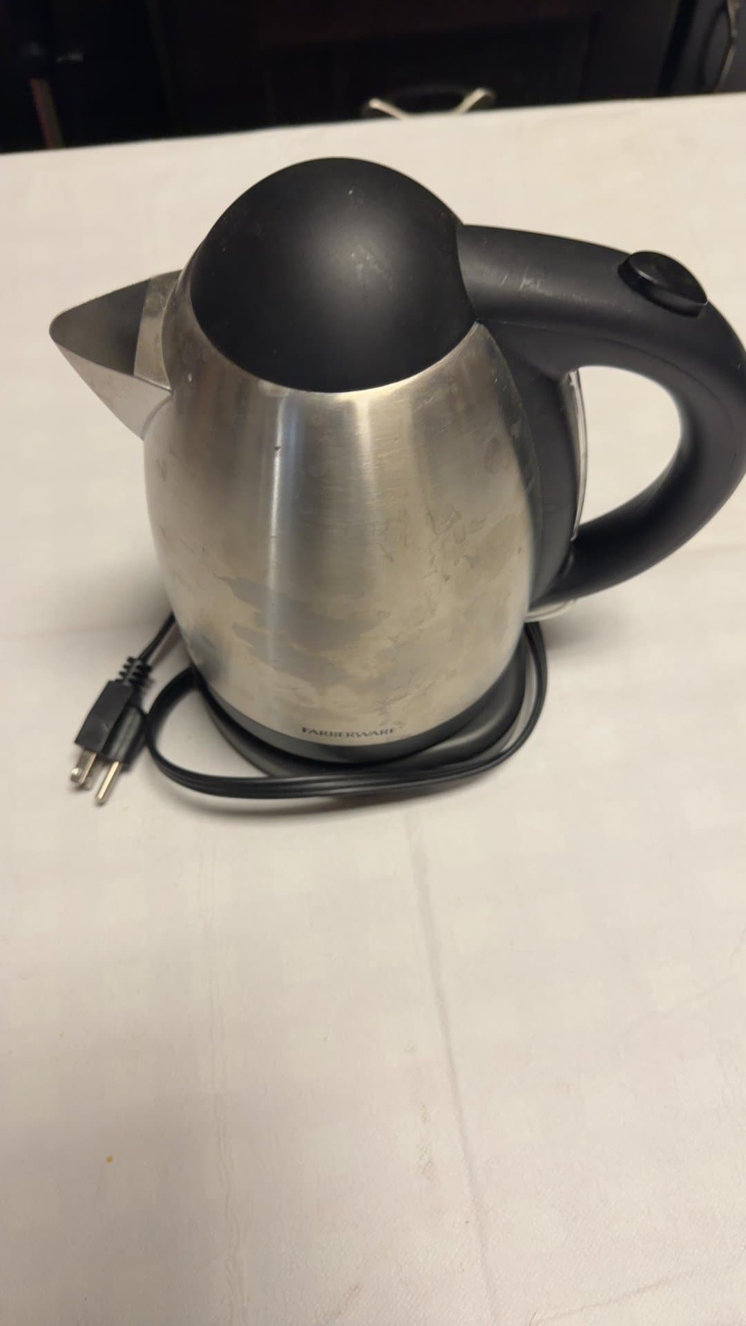 Farberware Electric Kettle - Image 1