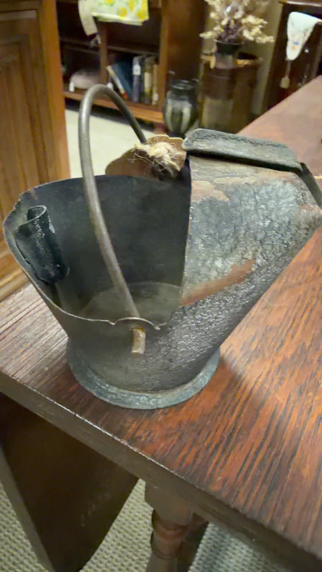 1940s-70s Miniature Novelty Coal Scuttle Ashtray - Image 1