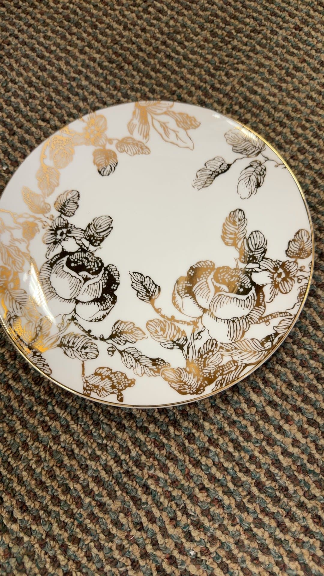 Avon Expressions Salad/Dessert Plate - Image 1
