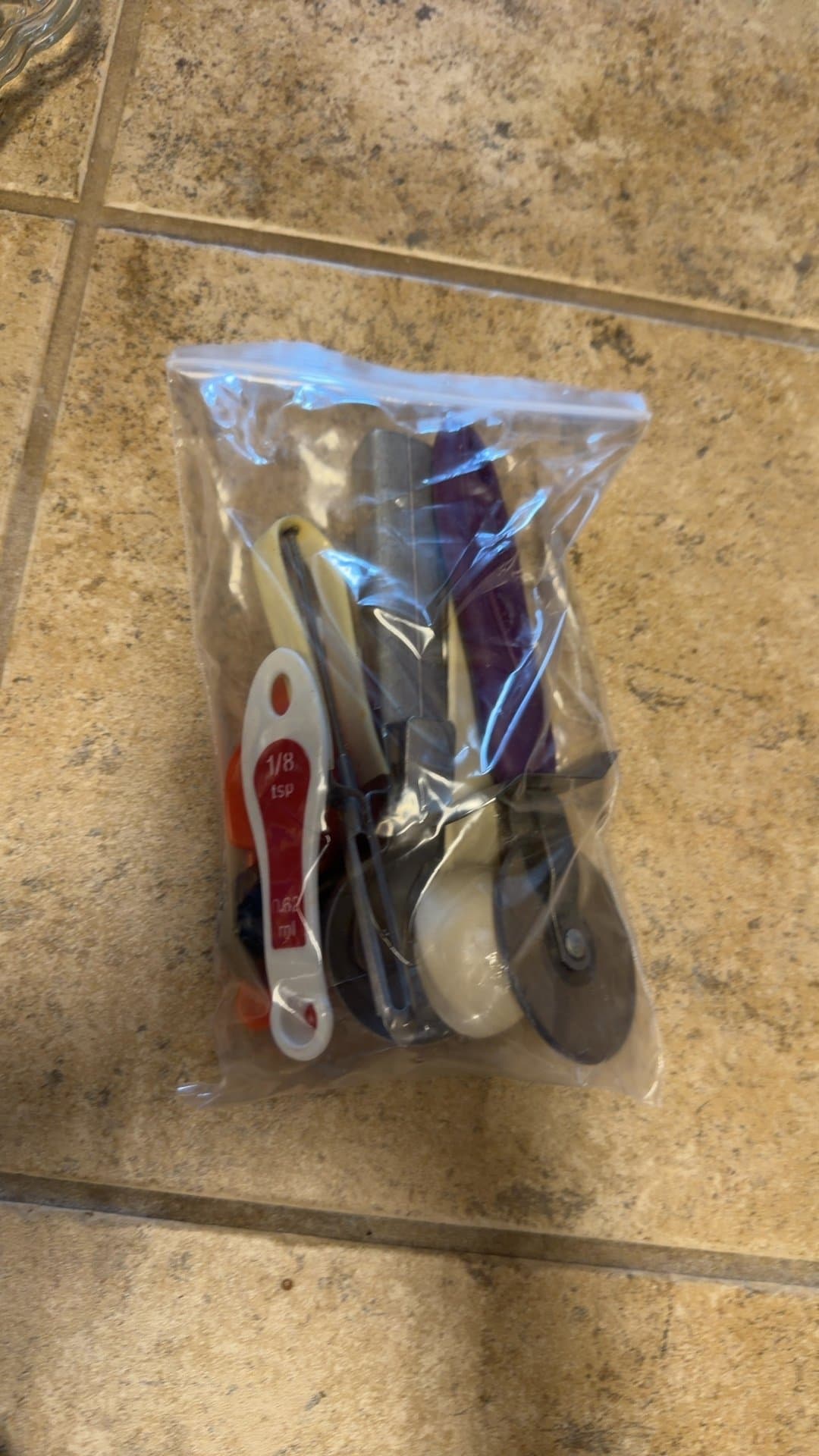 Assorted Kitchen Utensils Set - Image 1