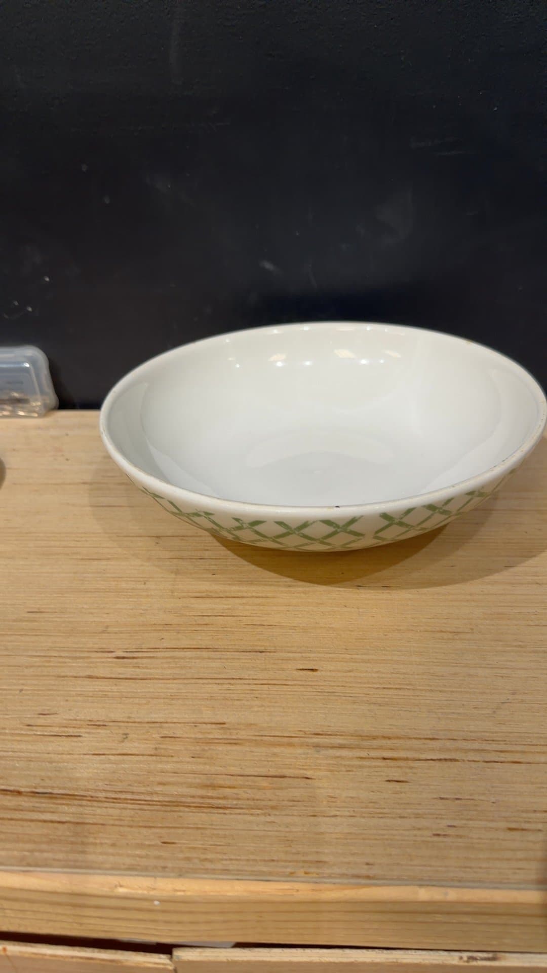 Ceramic Fruit Bowl with Apple Motif and Green Lattice Pattern - Image 1