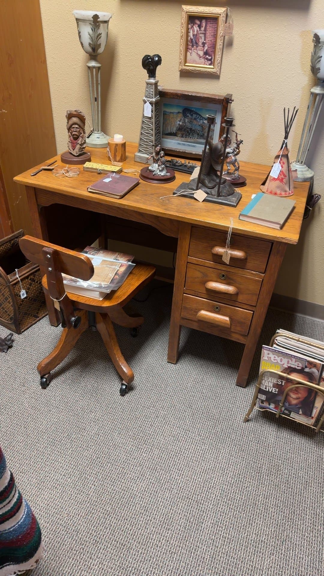 1920-40s Antique American Oak Banker's Desk - Image 1