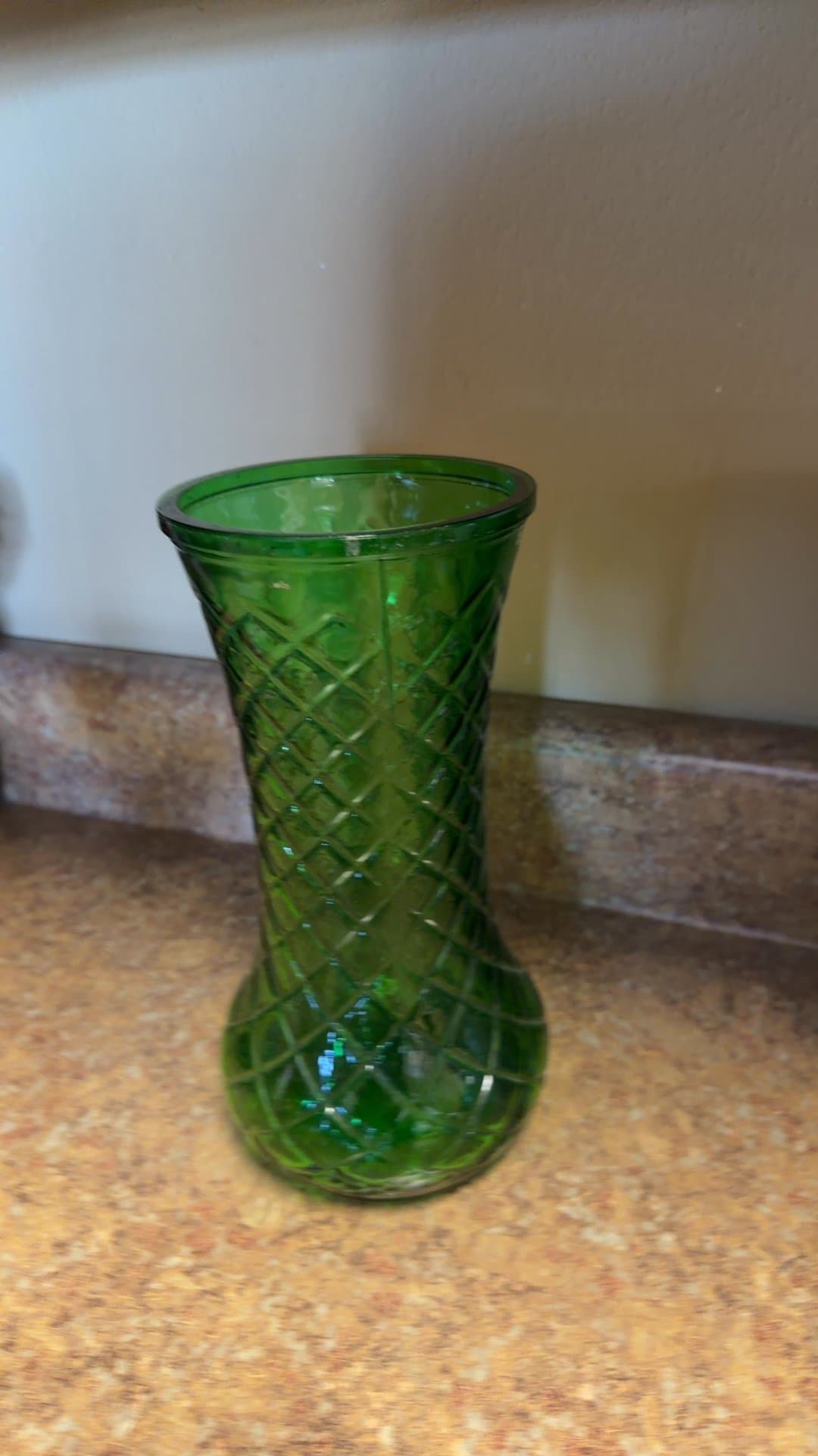 1970's Housier Glass Emerald Green Vase with Diamond Pattern - Image 1