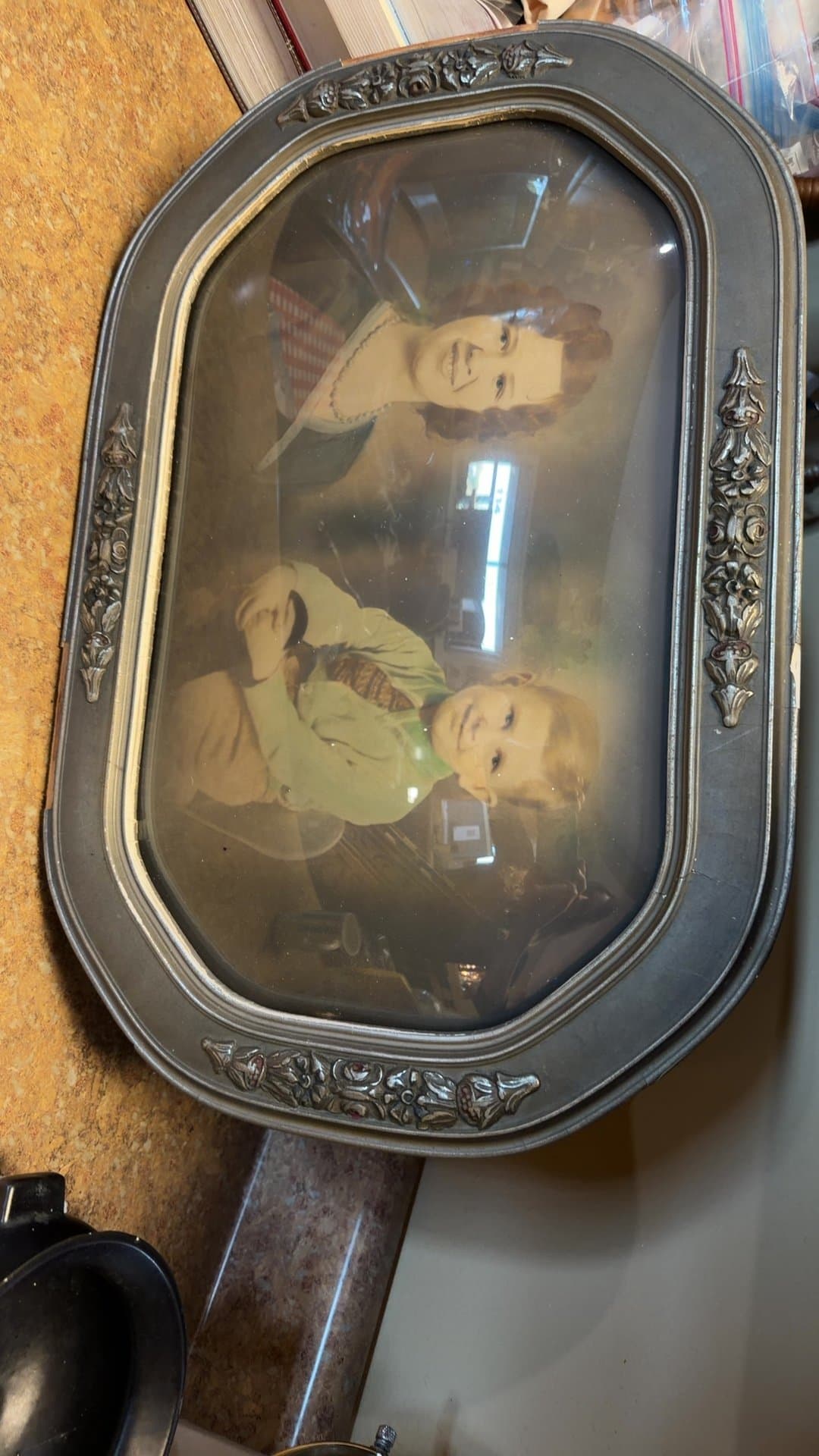 Vintage Framed Portrait with Ornate Frame - Image 1