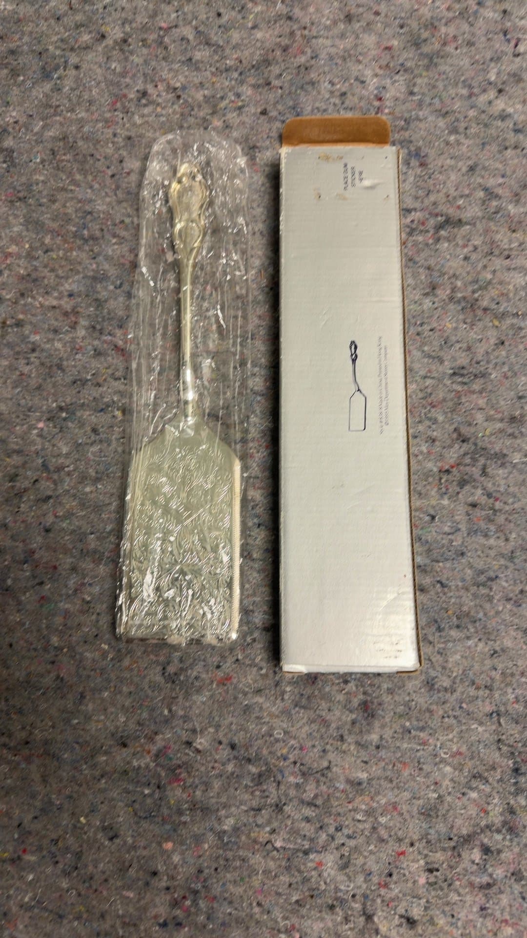 Royal Limited Silver Cake Server - Image 1