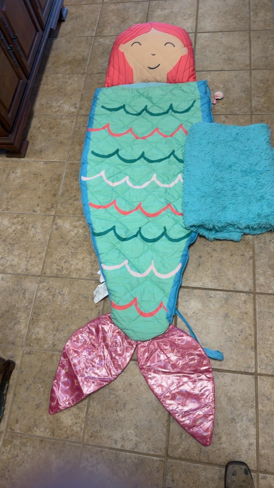 Mermaid Sleeping Bag for Kids with teal throw blanket - Image 1