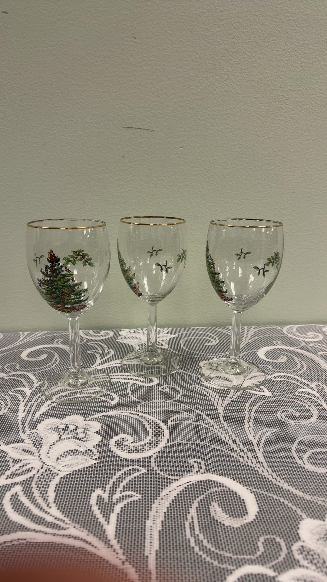 Spode Christmas Tree Wine Glasses Set of 3 - Image 1