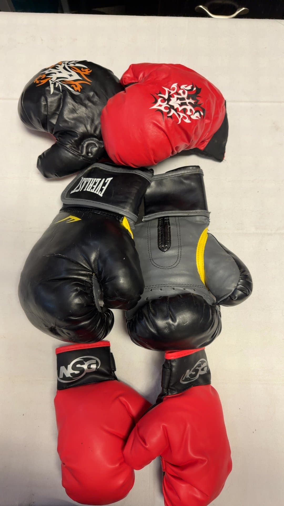 Assorted Youth Boxing Gloves Lot - Image 1