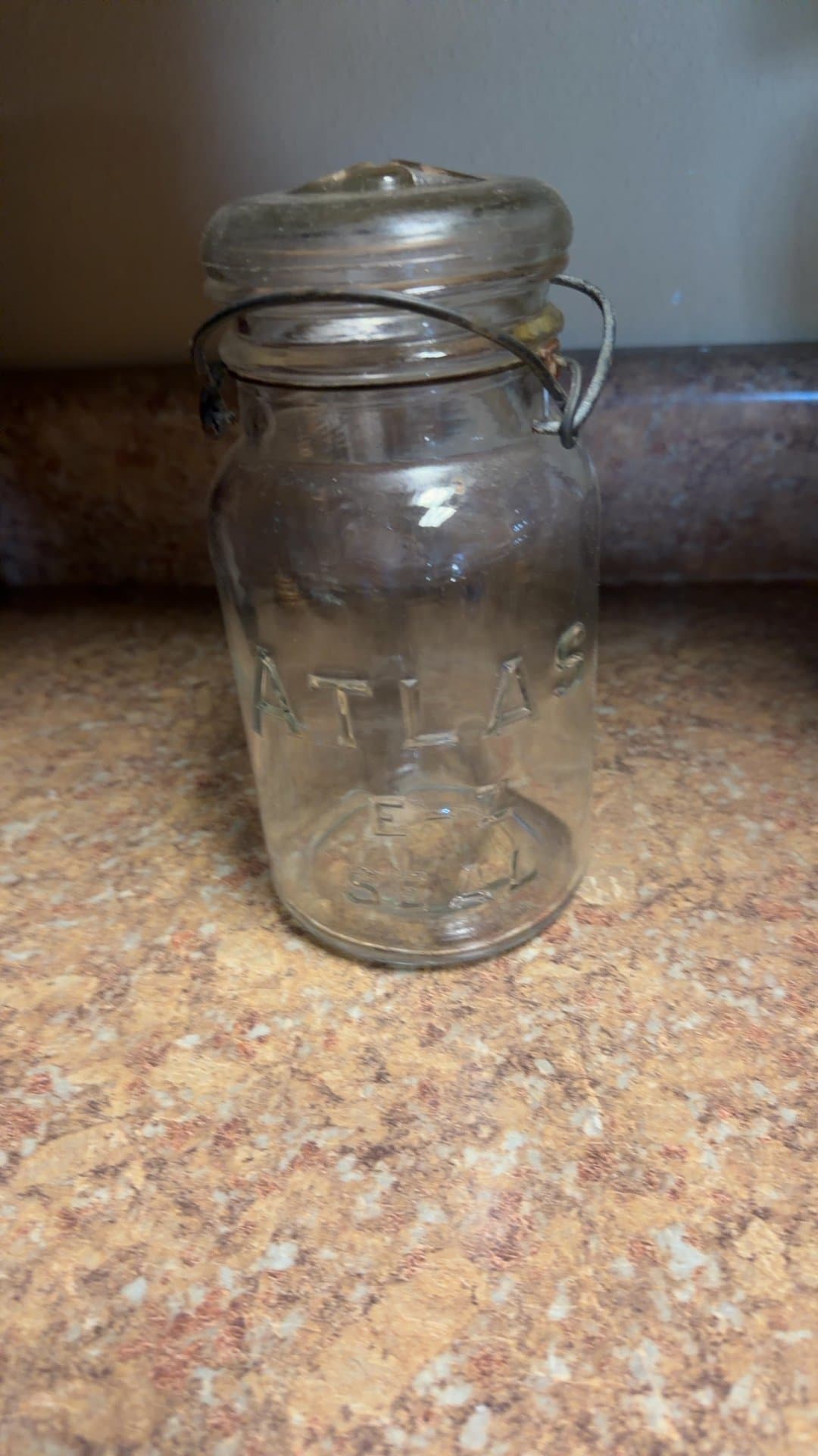 Atlas E-Z Seal Glass Jar - Image 1