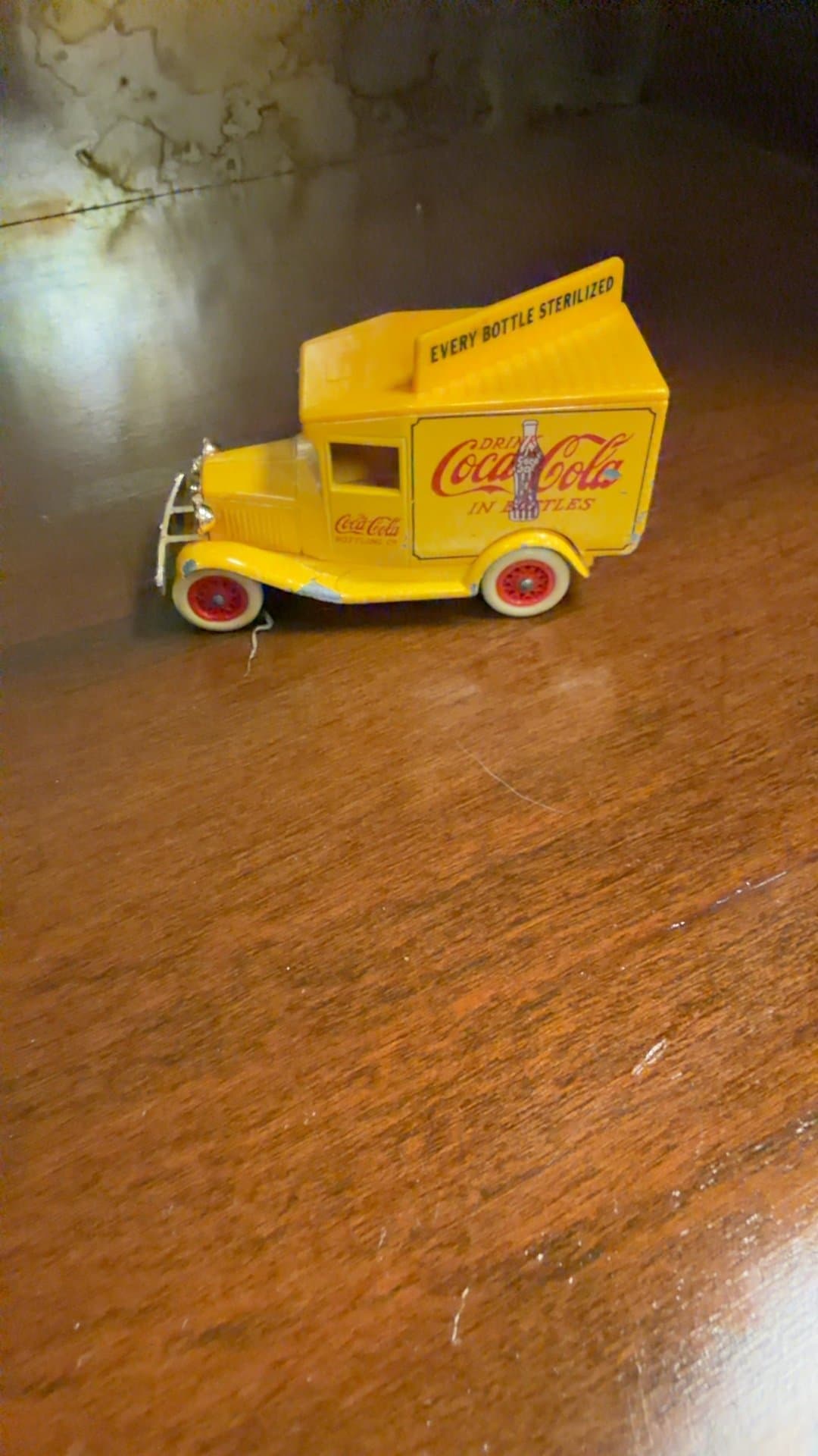 Vintage Coca-Cola Delivery Model Car - Image 1