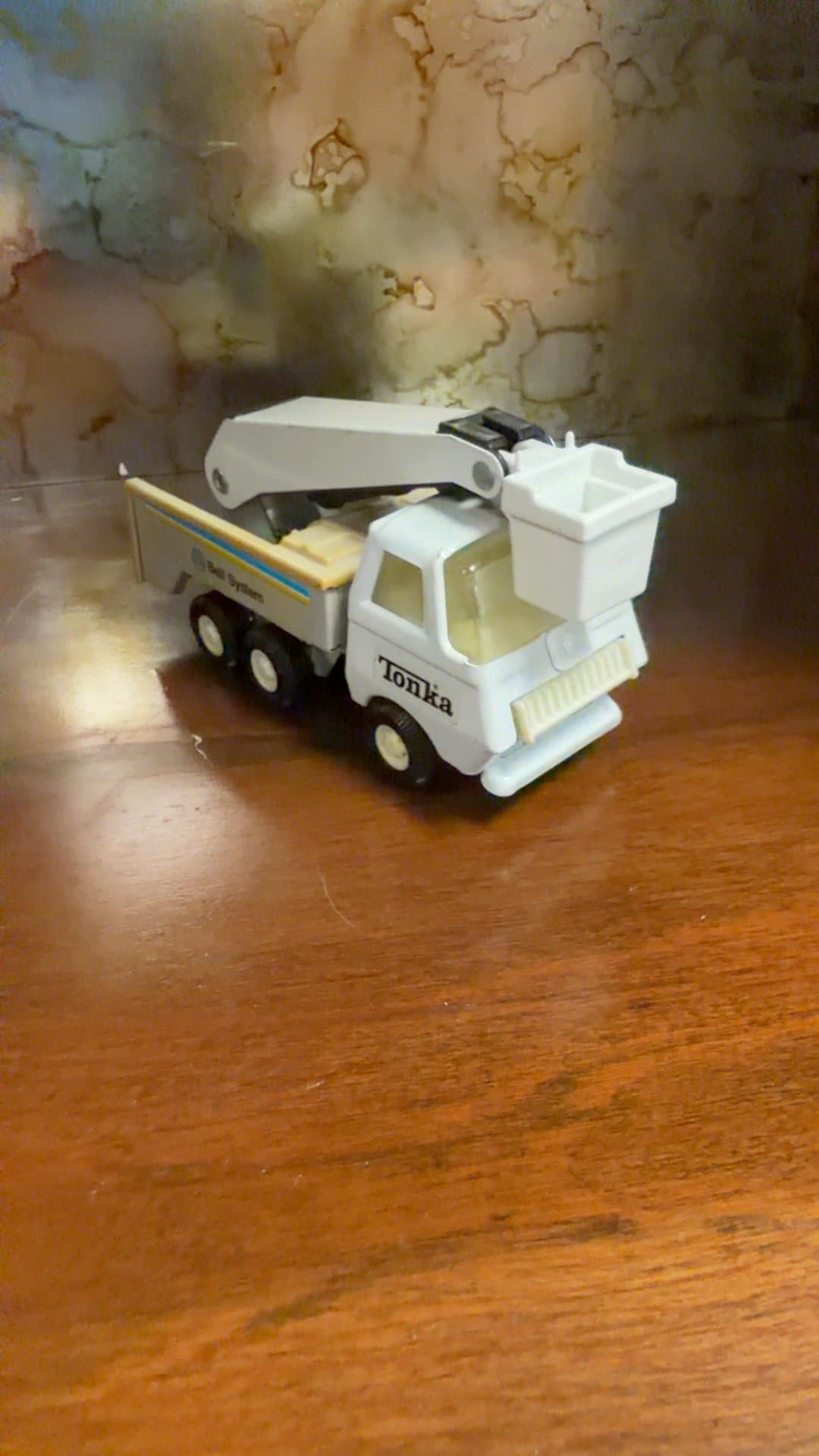 Tonka Bell System Utility Truck Scale Model - Image 1