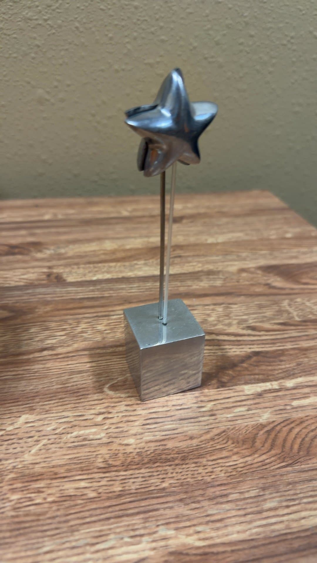 Metal Star card holder - Image 1