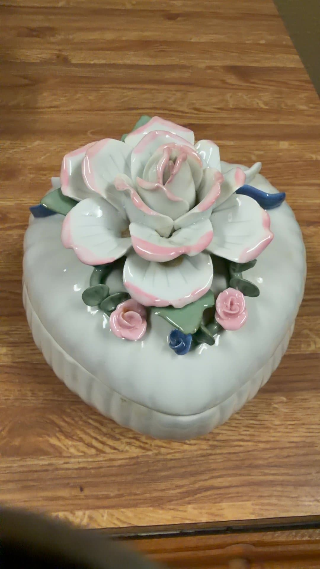 Porcelain Heart-Shaped Floral Trinket Box -chipped - Image 1