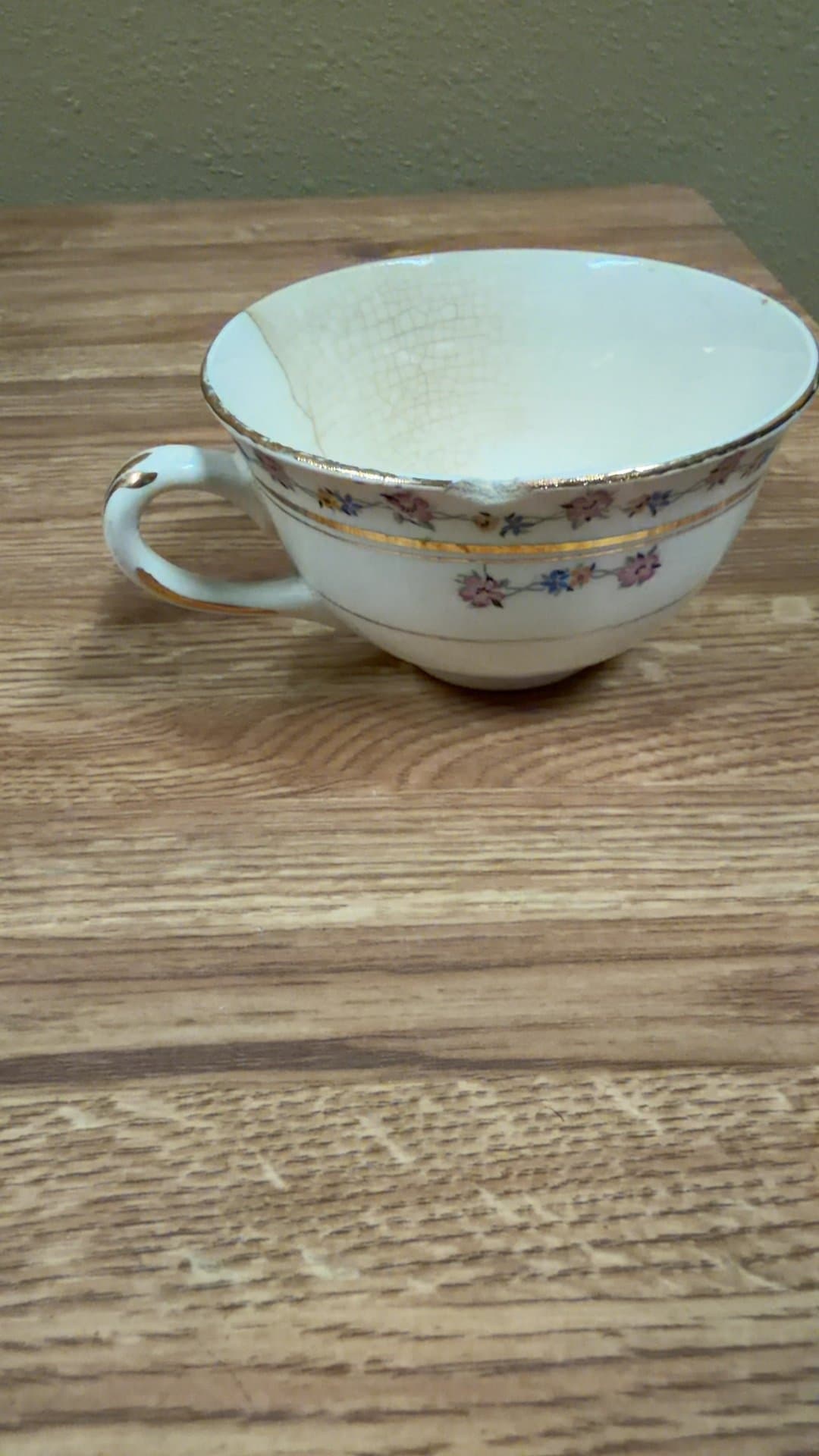 Vintage Floral Teacup - Image 1