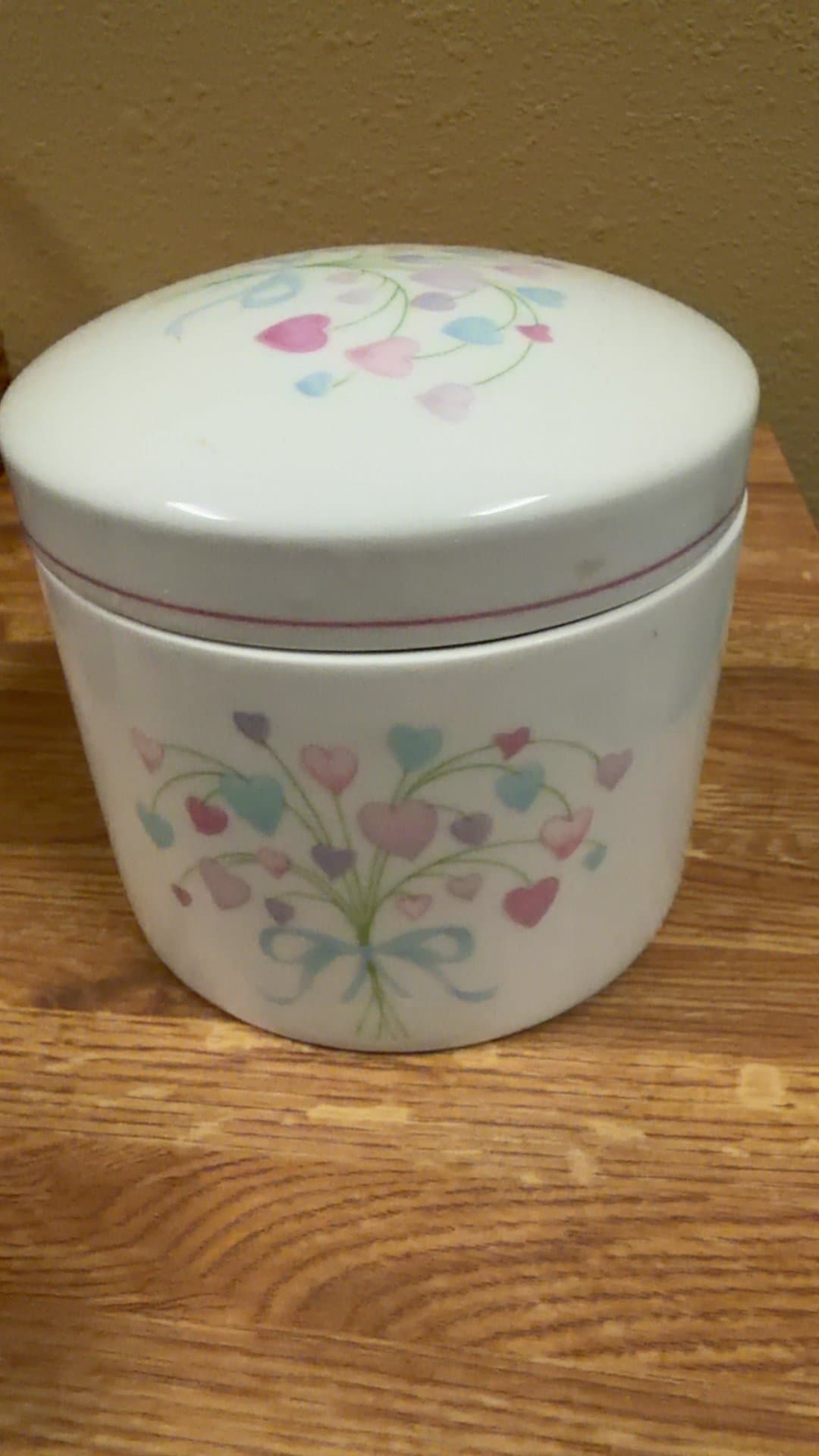 Heart Pattern Porcelain Jar - Image 1