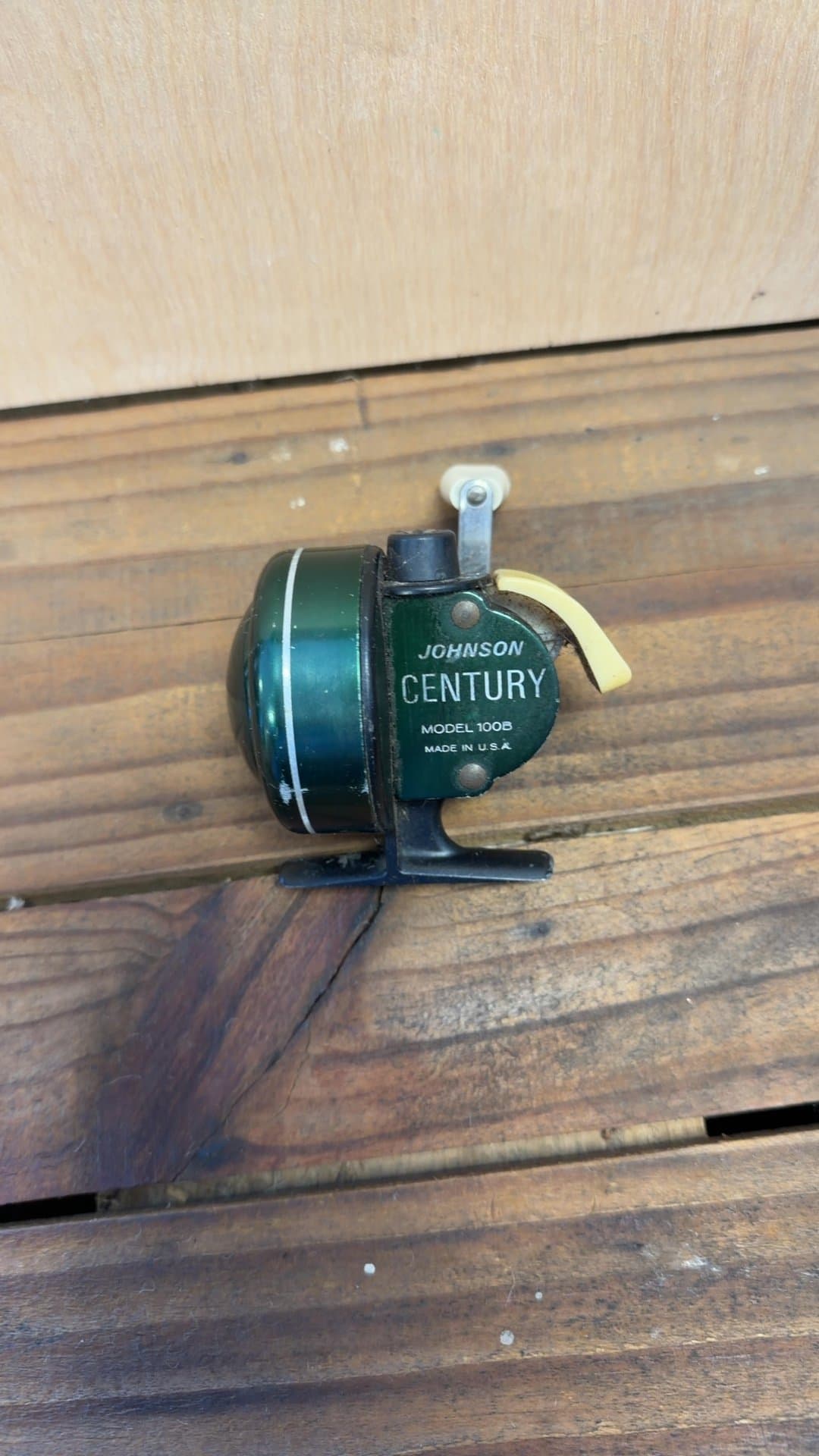 Johnson Century Model 100B Fishing Reel - Image 1
