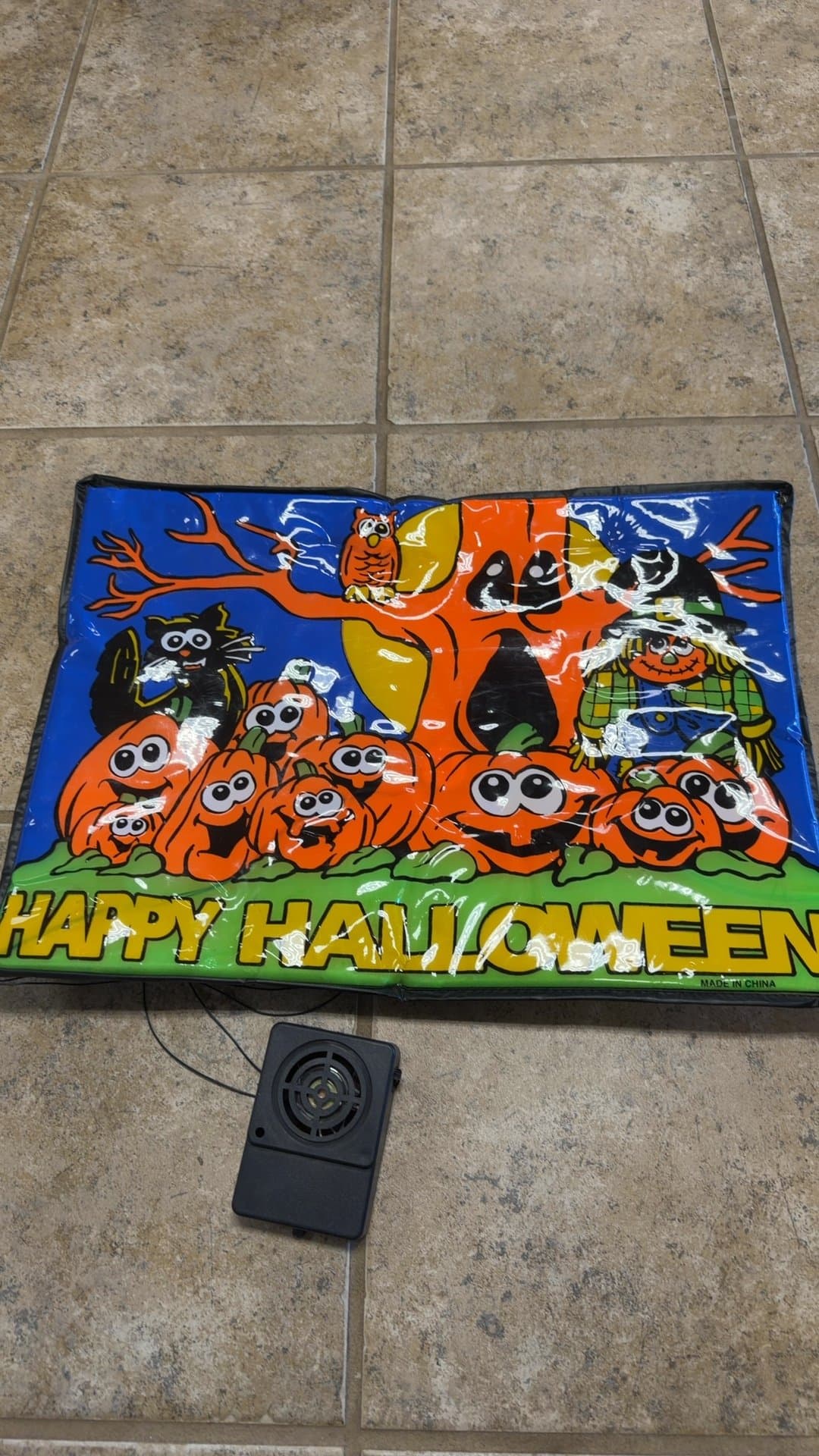 Vintage Happy Halloween Electronic Weight-Activated Doormat Mat - Image 1